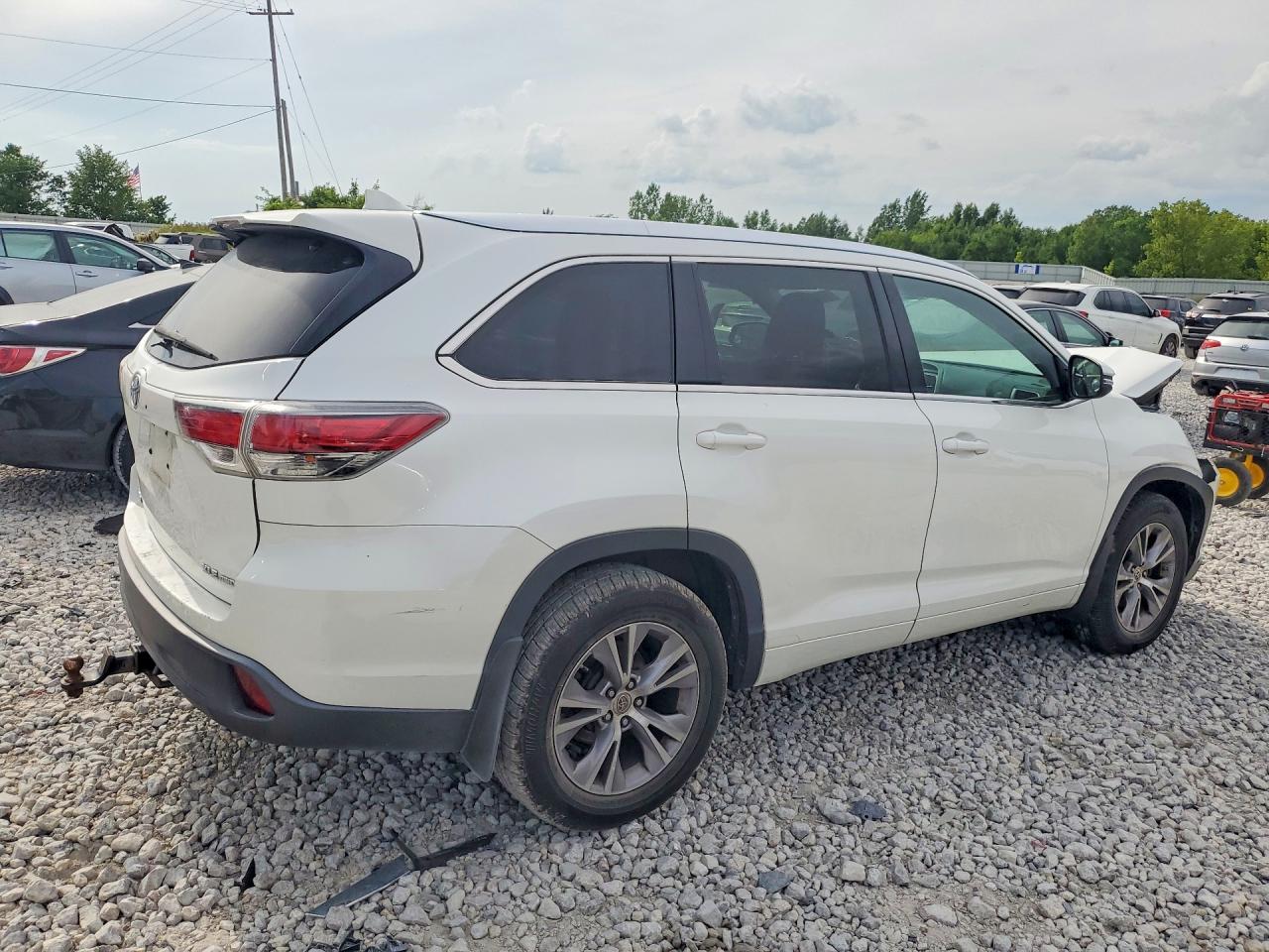 2015 Toyota Highlander Xle White vin: 5TDJKRFH7FS185086