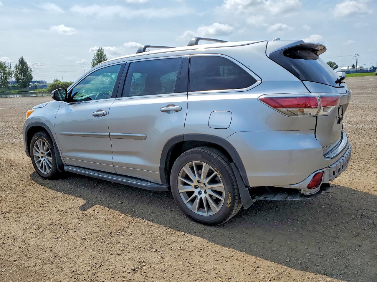2015 Toyota Highlander Xle Silver vin: 5TDJKRFH7FS188750