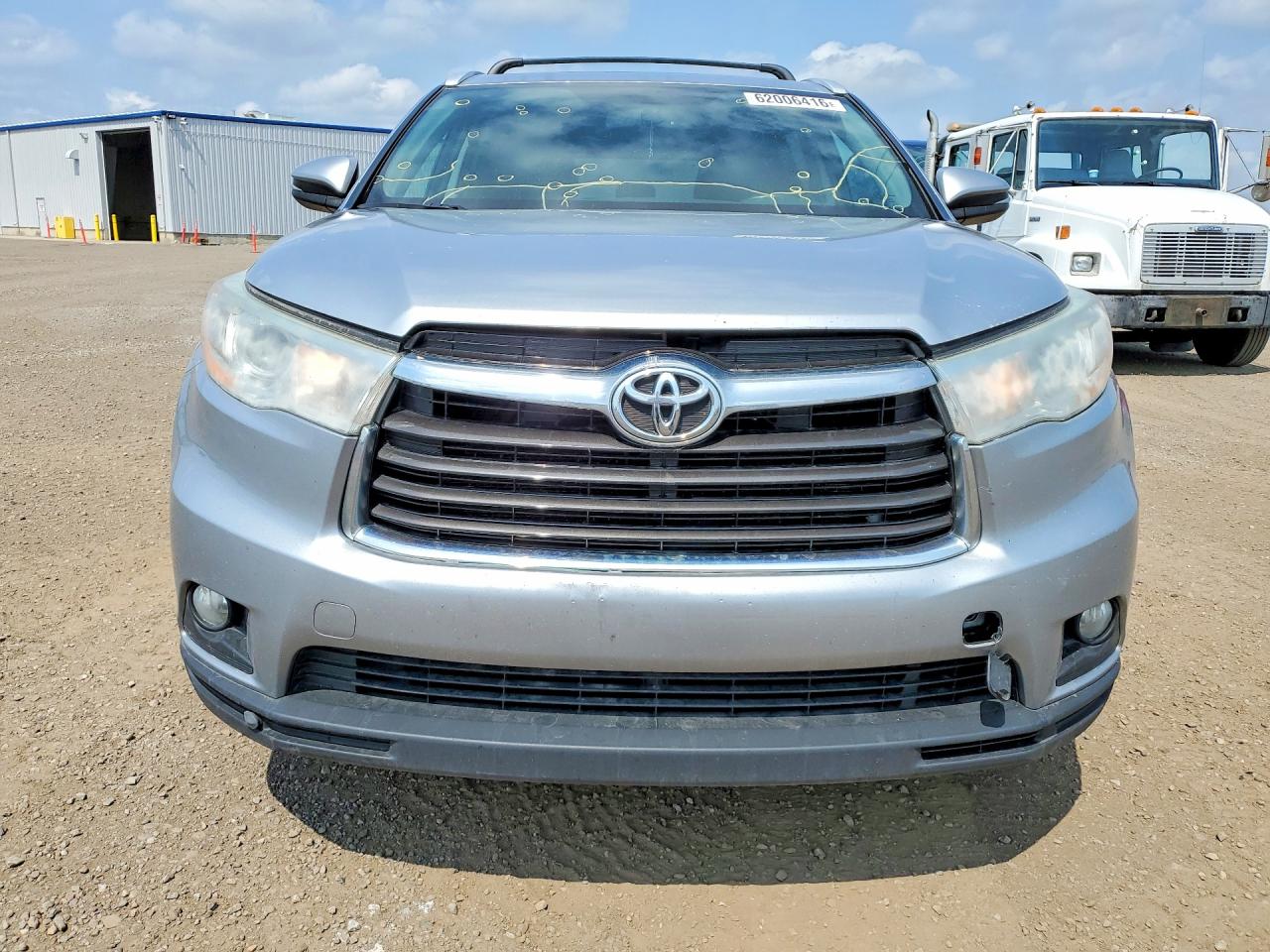 2015 Toyota Highlander Xle Silver vin: 5TDJKRFH7FS188750