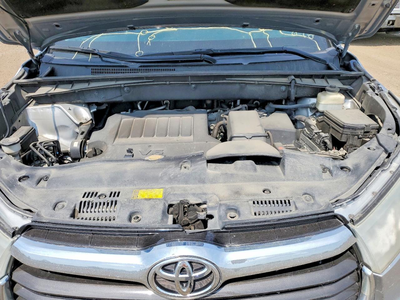 2015 Toyota Highlander Xle Silver vin: 5TDJKRFH7FS188750