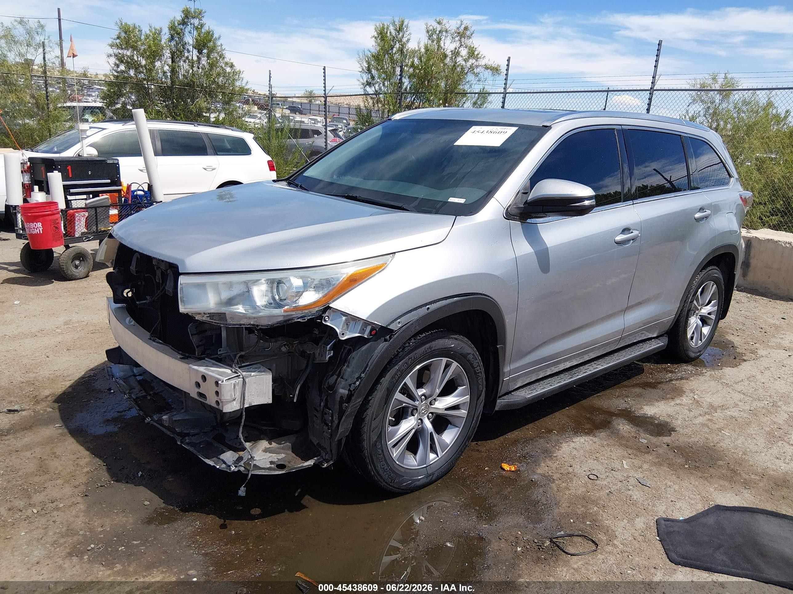 2015 Toyota Highlander Xle V6 Silver vin: 5TDJKRFH7FS197223