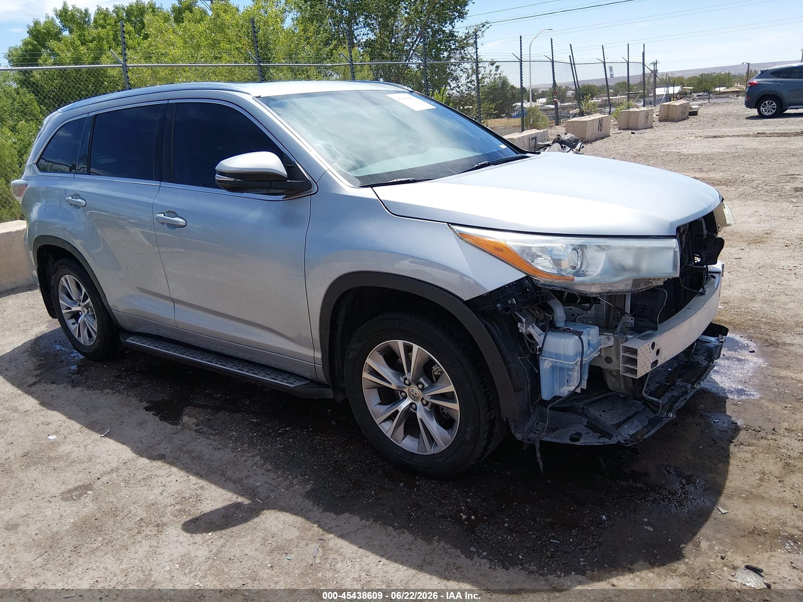2015 Toyota Highlander Xle V6 Silver vin: 5TDJKRFH7FS197223