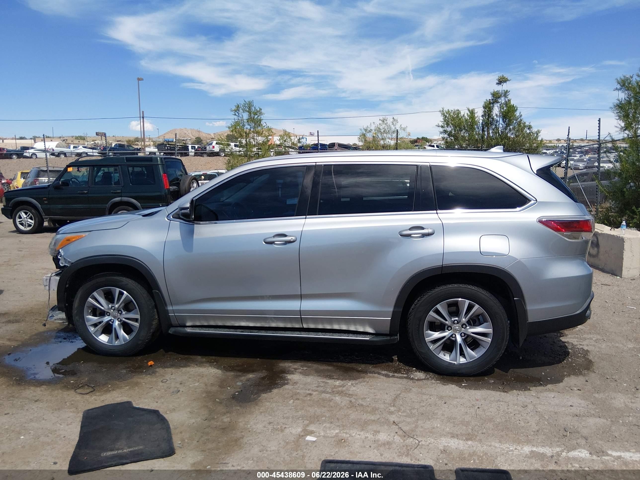 2015 Toyota Highlander Xle V6 Silver vin: 5TDJKRFH7FS197223