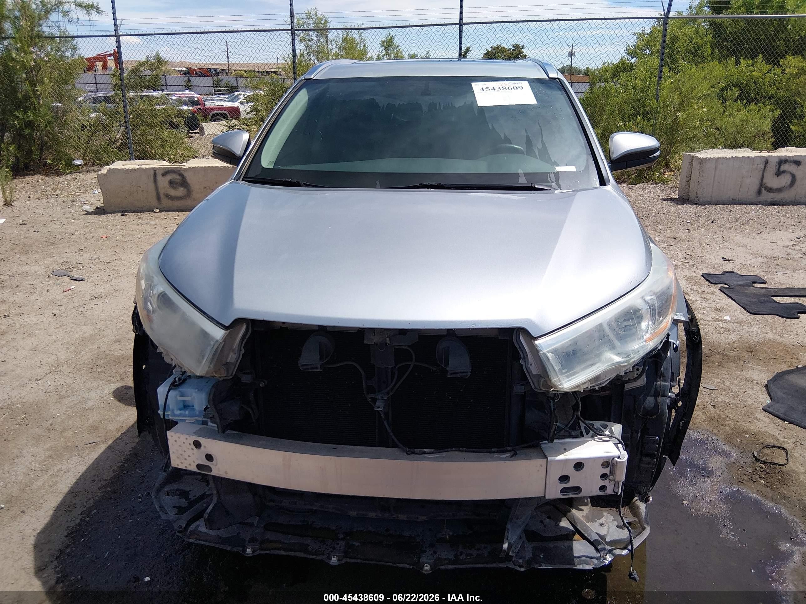 2015 Toyota Highlander Xle V6 Silver vin: 5TDJKRFH7FS197223