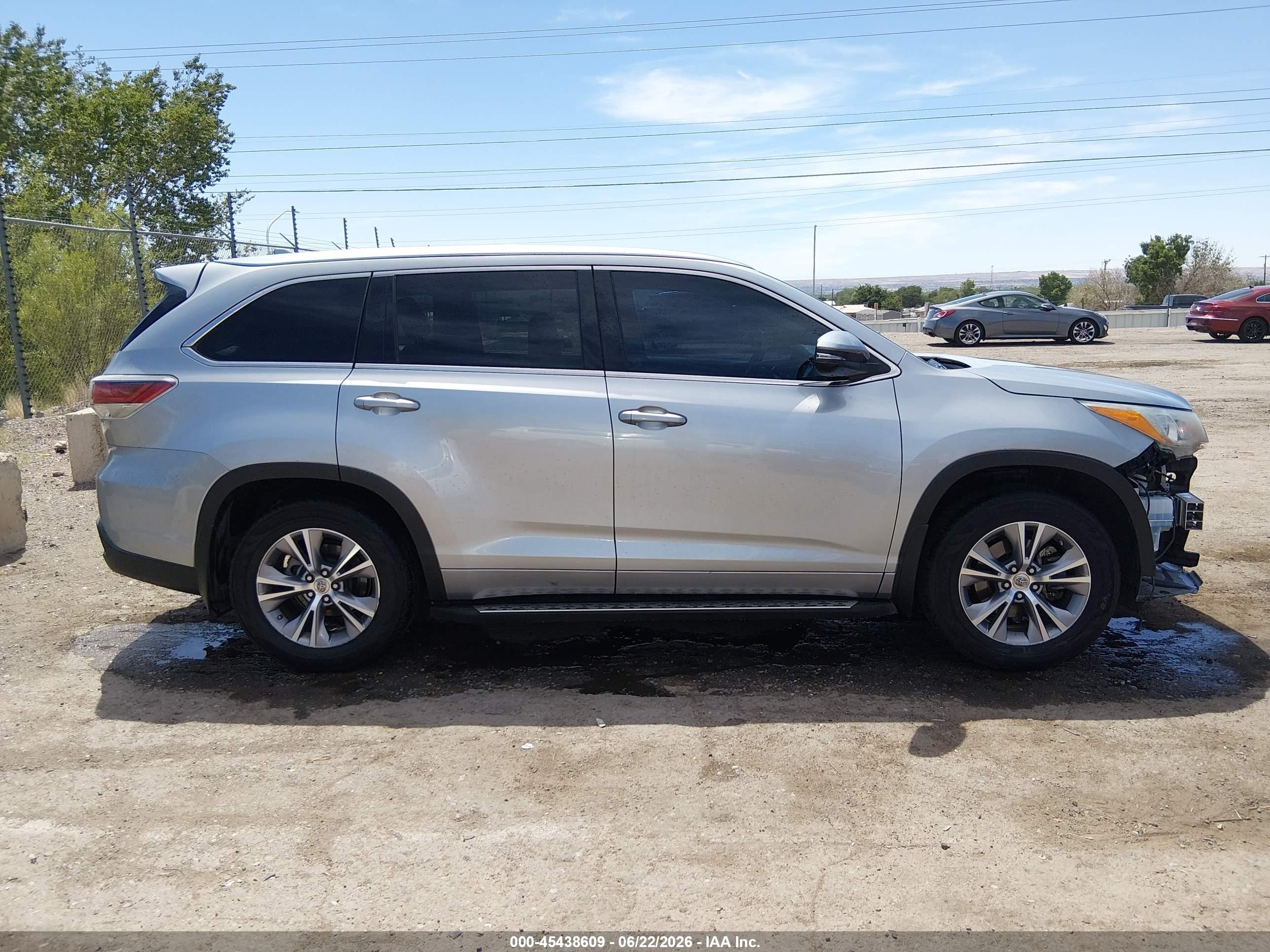 2015 Toyota Highlander Xle V6 Silver vin: 5TDJKRFH7FS197223