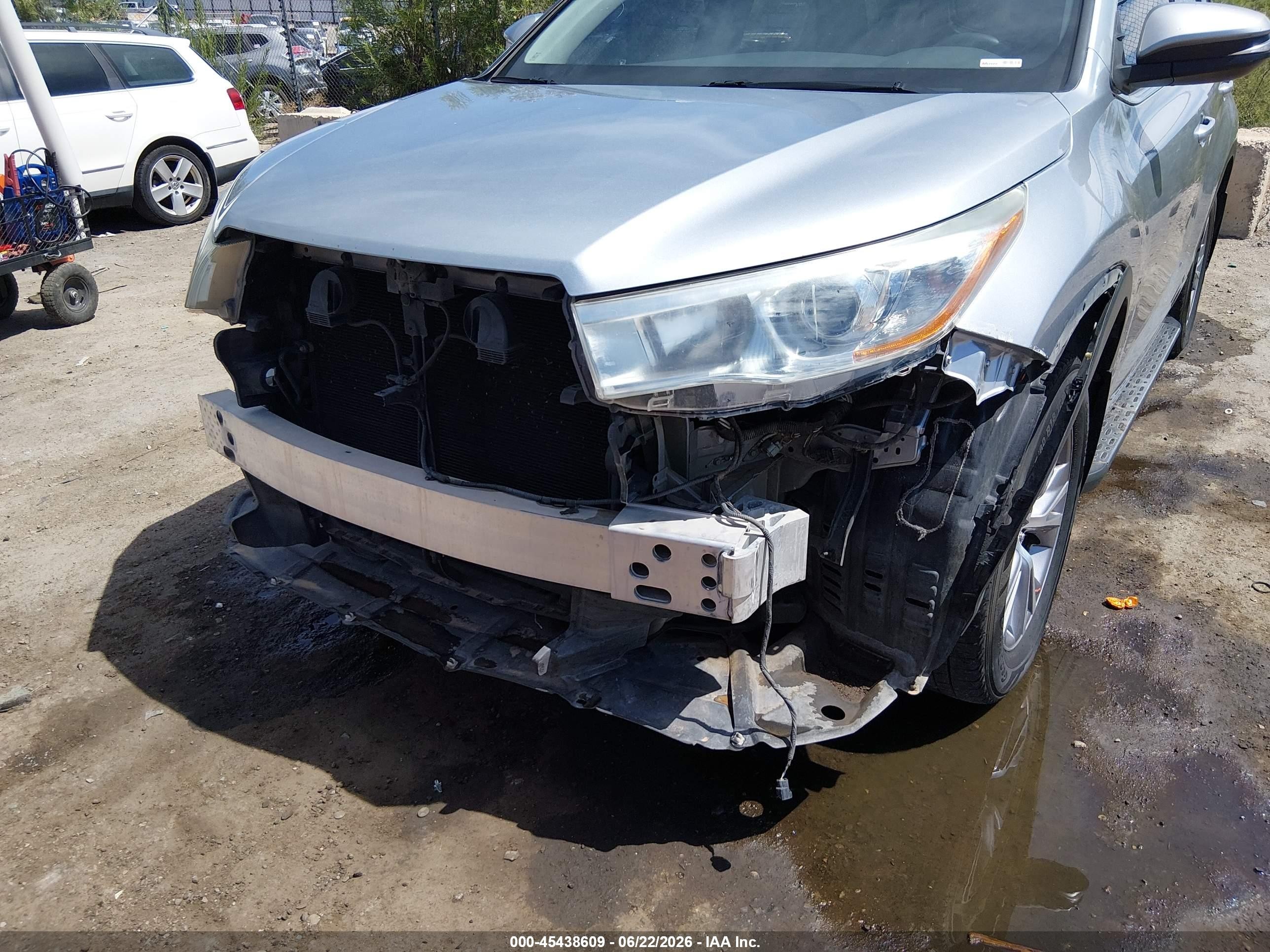 2015 Toyota Highlander Xle V6 Silver vin: 5TDJKRFH7FS197223