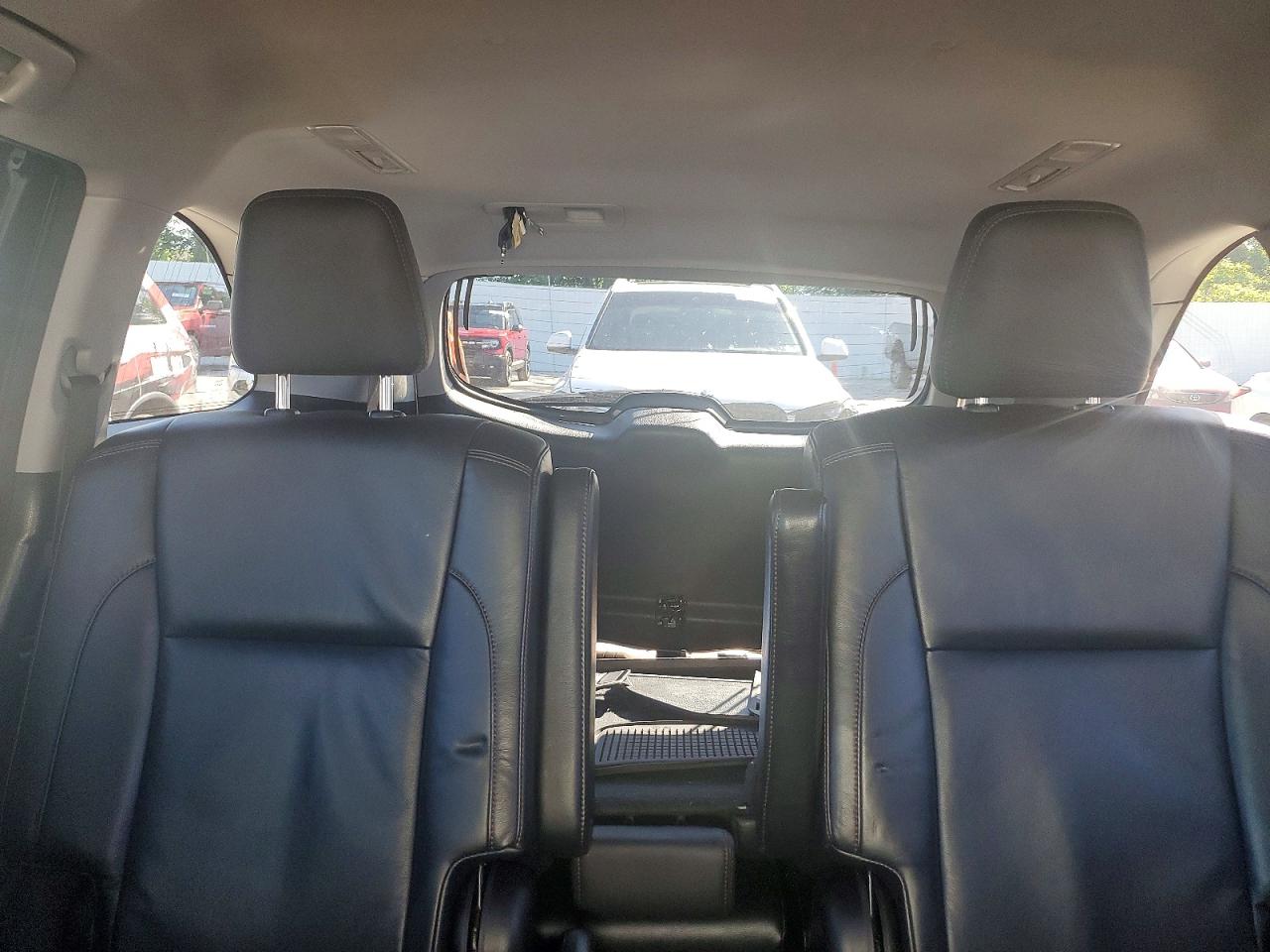 2014 Toyota Highlander Xle White vin: 5TDJKRFH8ES033915