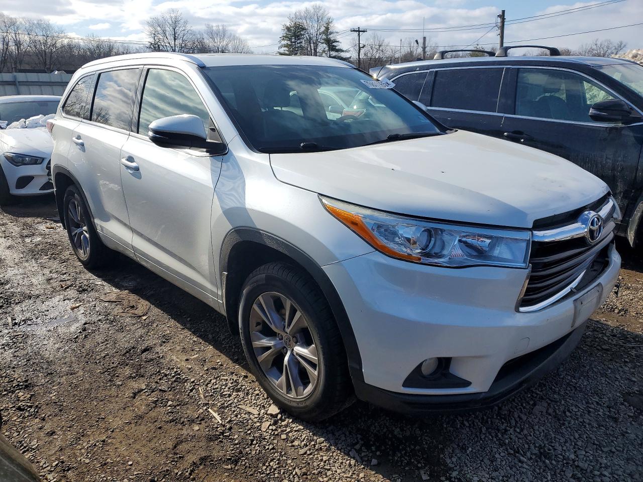 2014 Toyota Highlander Xle Белый vin: 5TDJKRFH8ES044817
