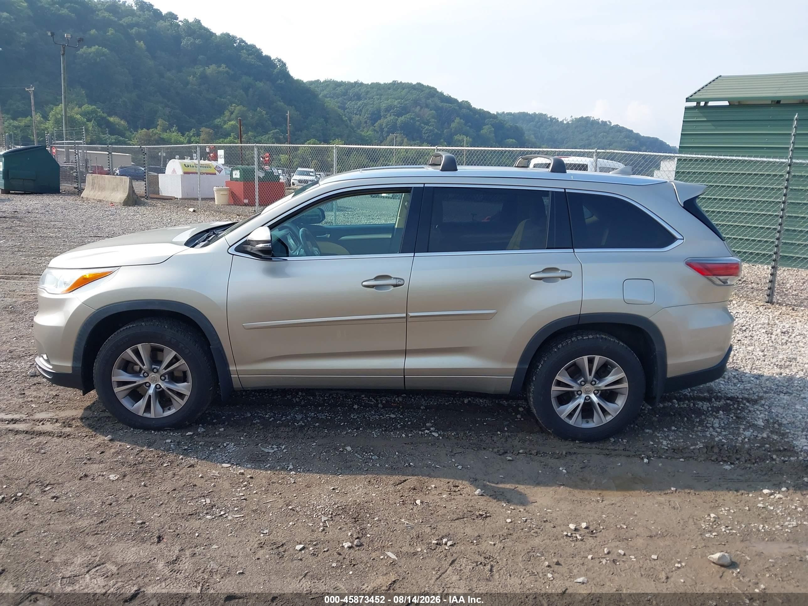 2014 Toyota Highlander Xle V6 Tan vin: 5TDJKRFH8ES055607