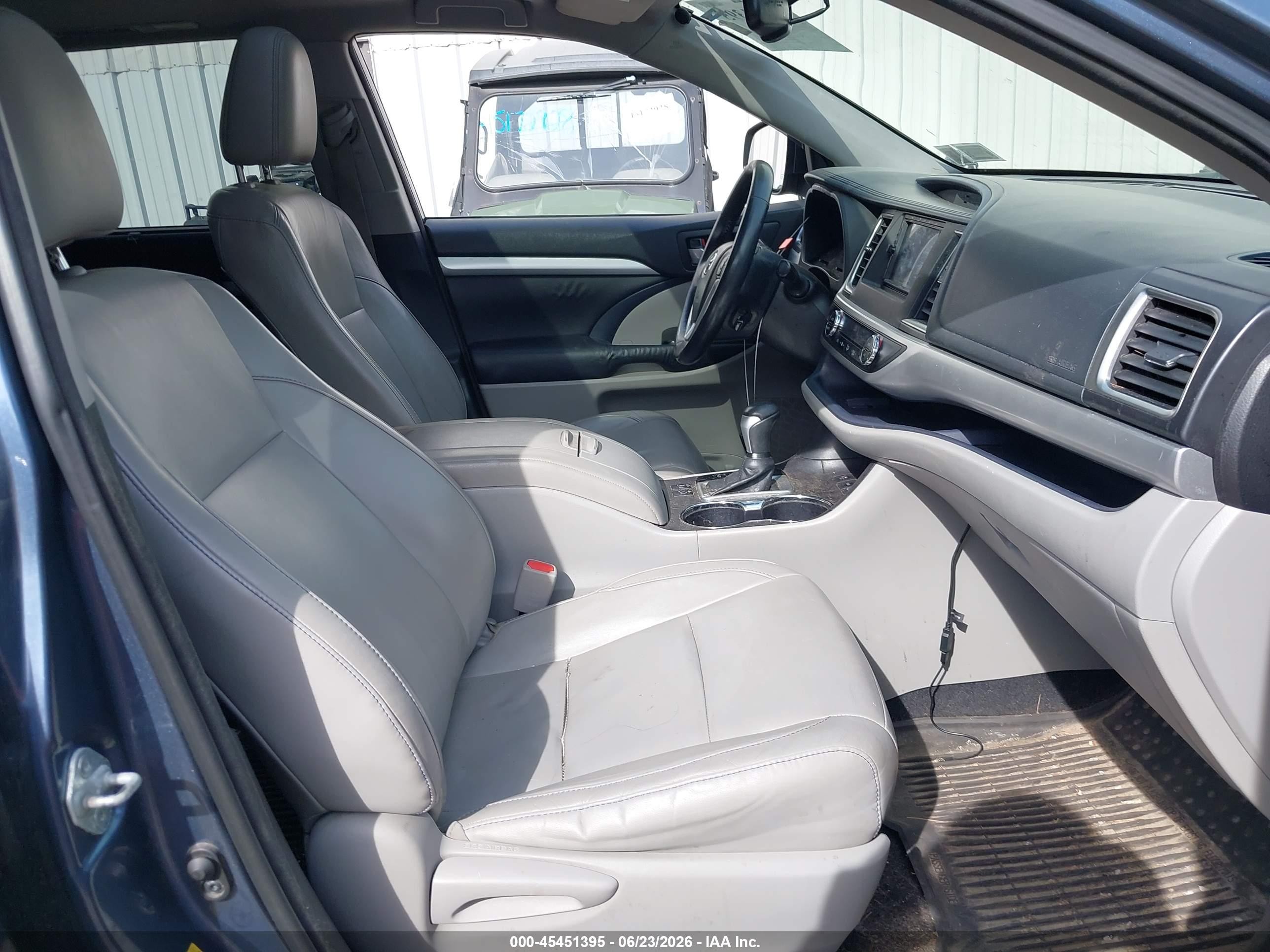 2015 Toyota Highlander Xle V6 Blue vin: 5TDJKRFH8FS102622