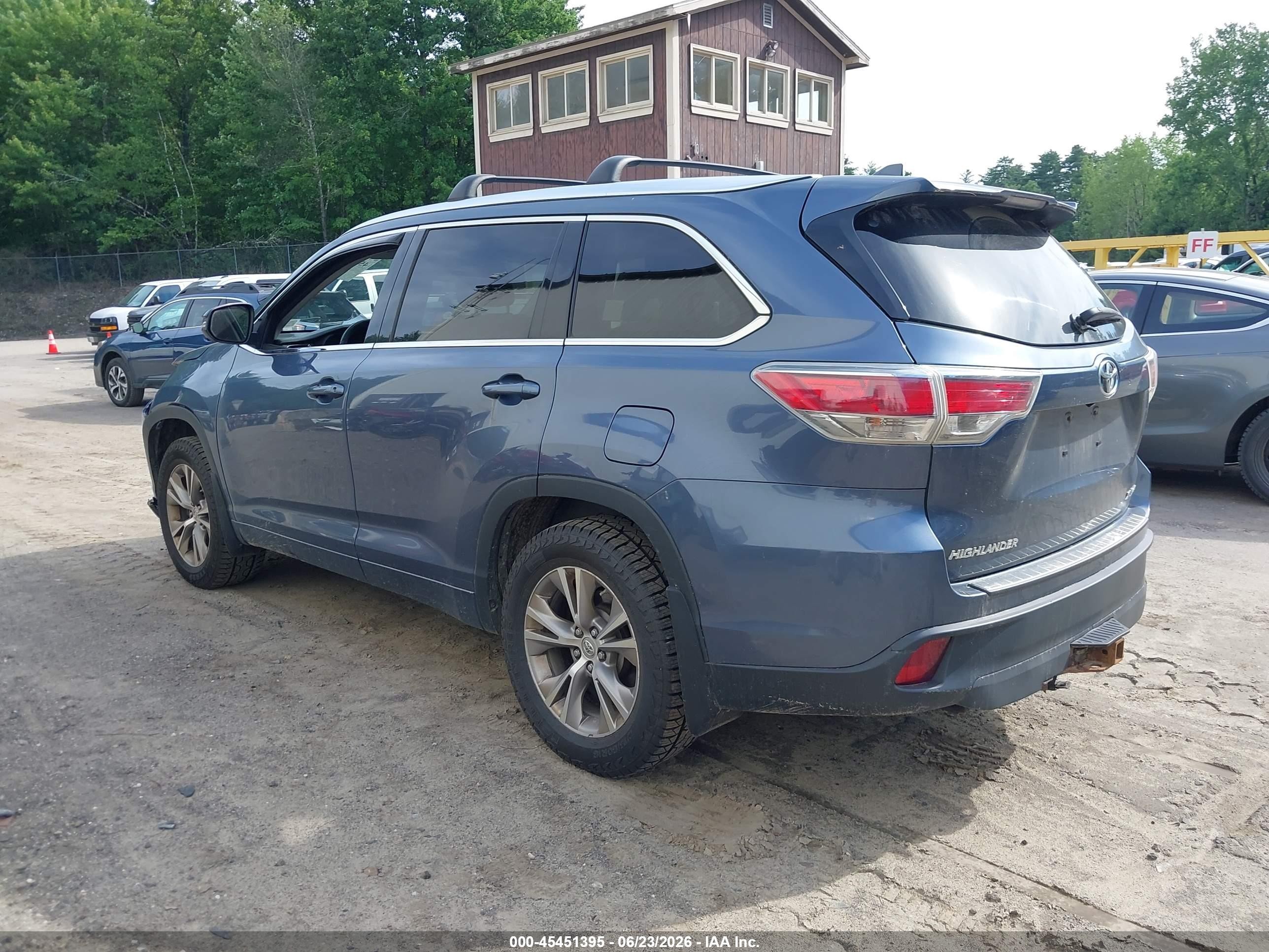 2015 Toyota Highlander Xle V6 Blue vin: 5TDJKRFH8FS102622