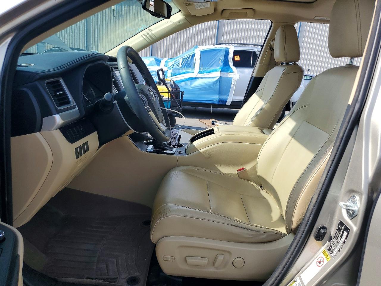 2015 Toyota Highlander Xle Gold vin: 5TDJKRFH8FS112213