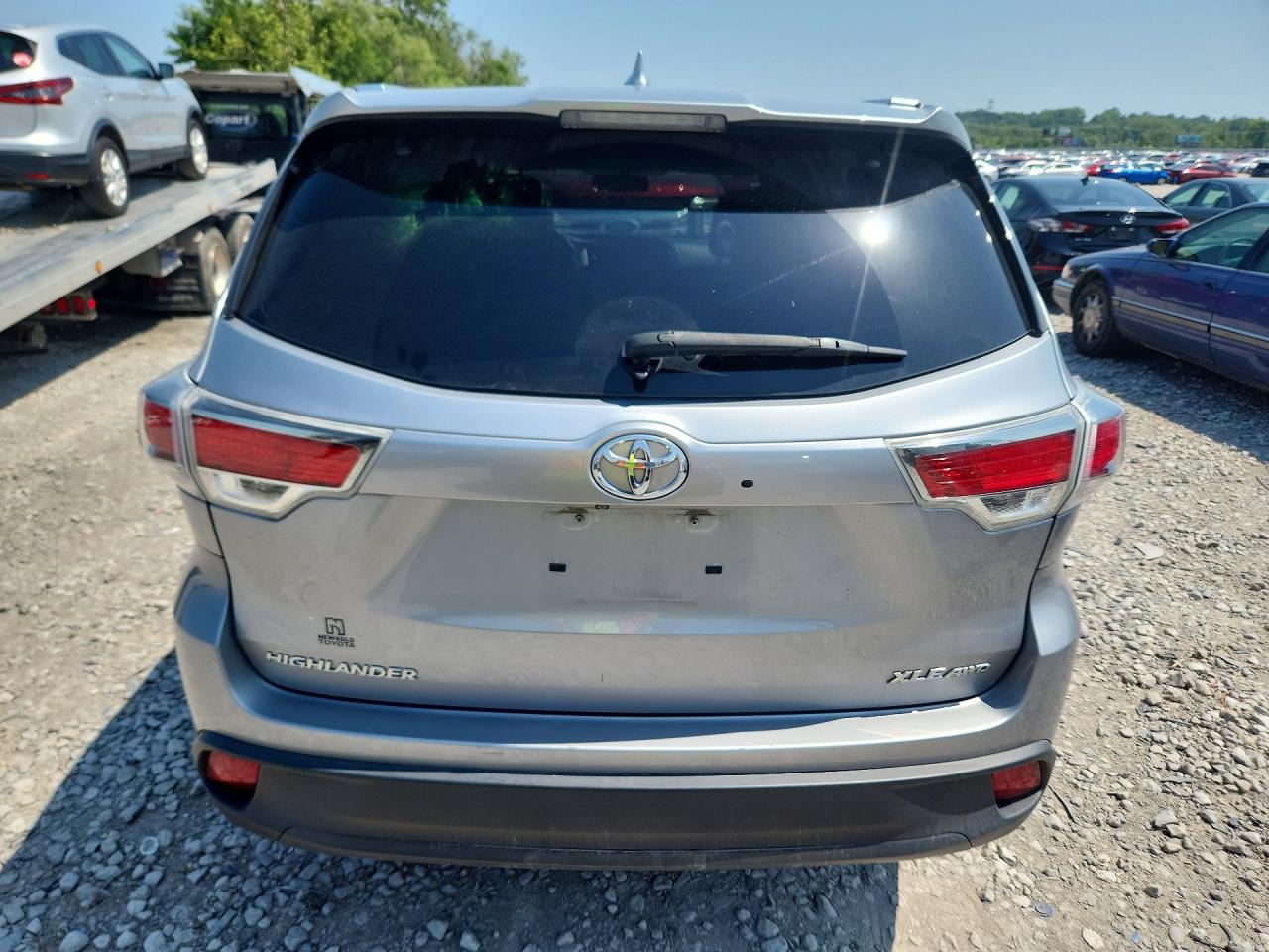 2015 Toyota Highlander Xle Silver vin: 5TDJKRFH8FS127956