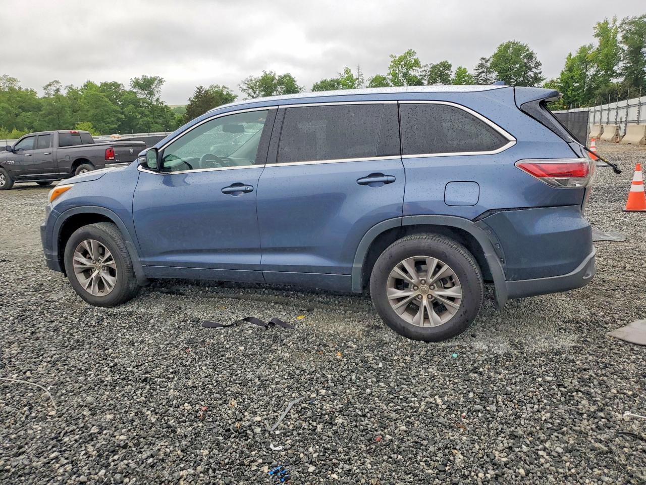 2015 Toyota Highlander Xle Blue vin: 5TDJKRFH8FS131487