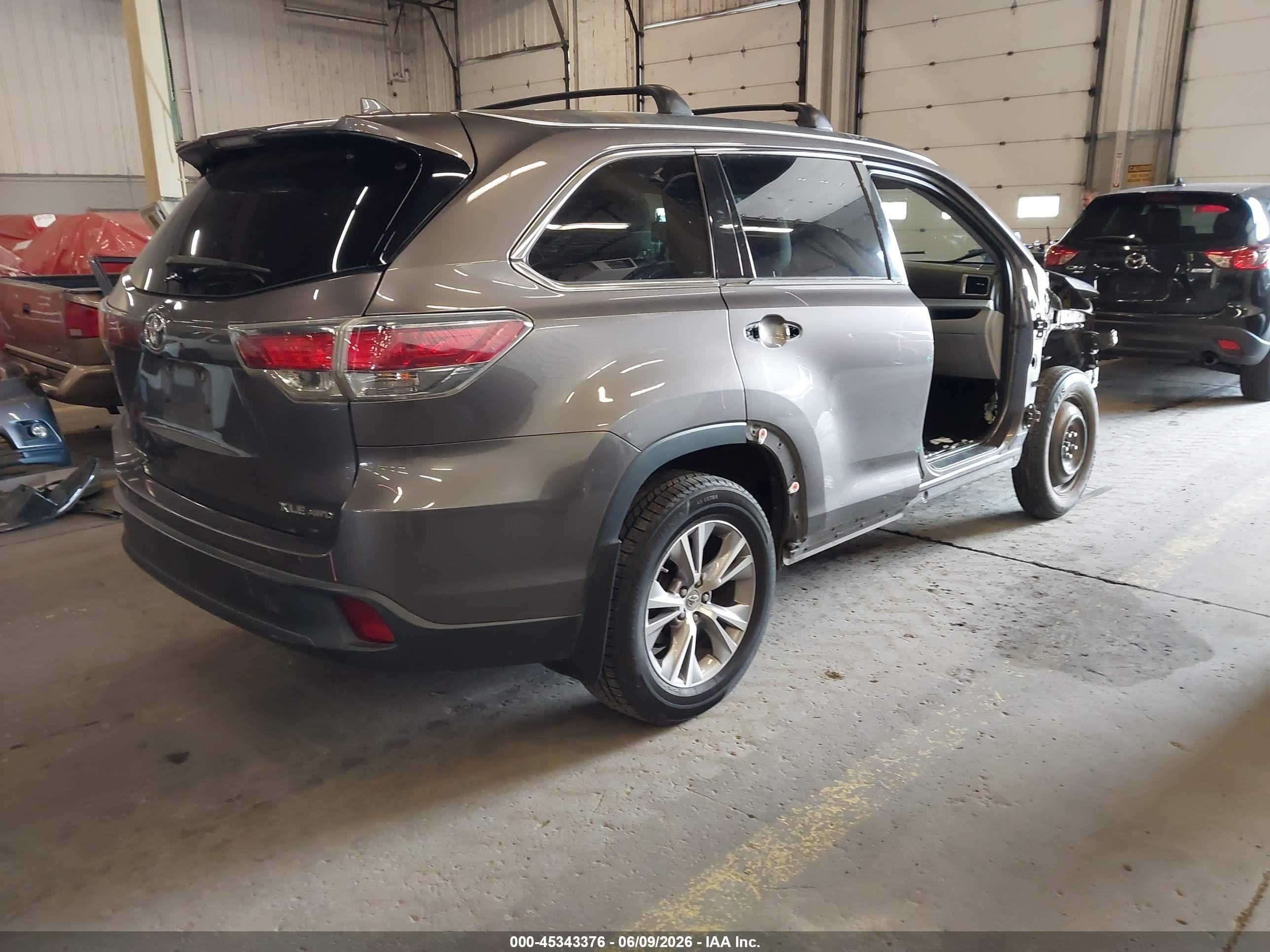 2015 Toyota Highlander Xle V6 Brown vin: 5TDJKRFH8FS158513