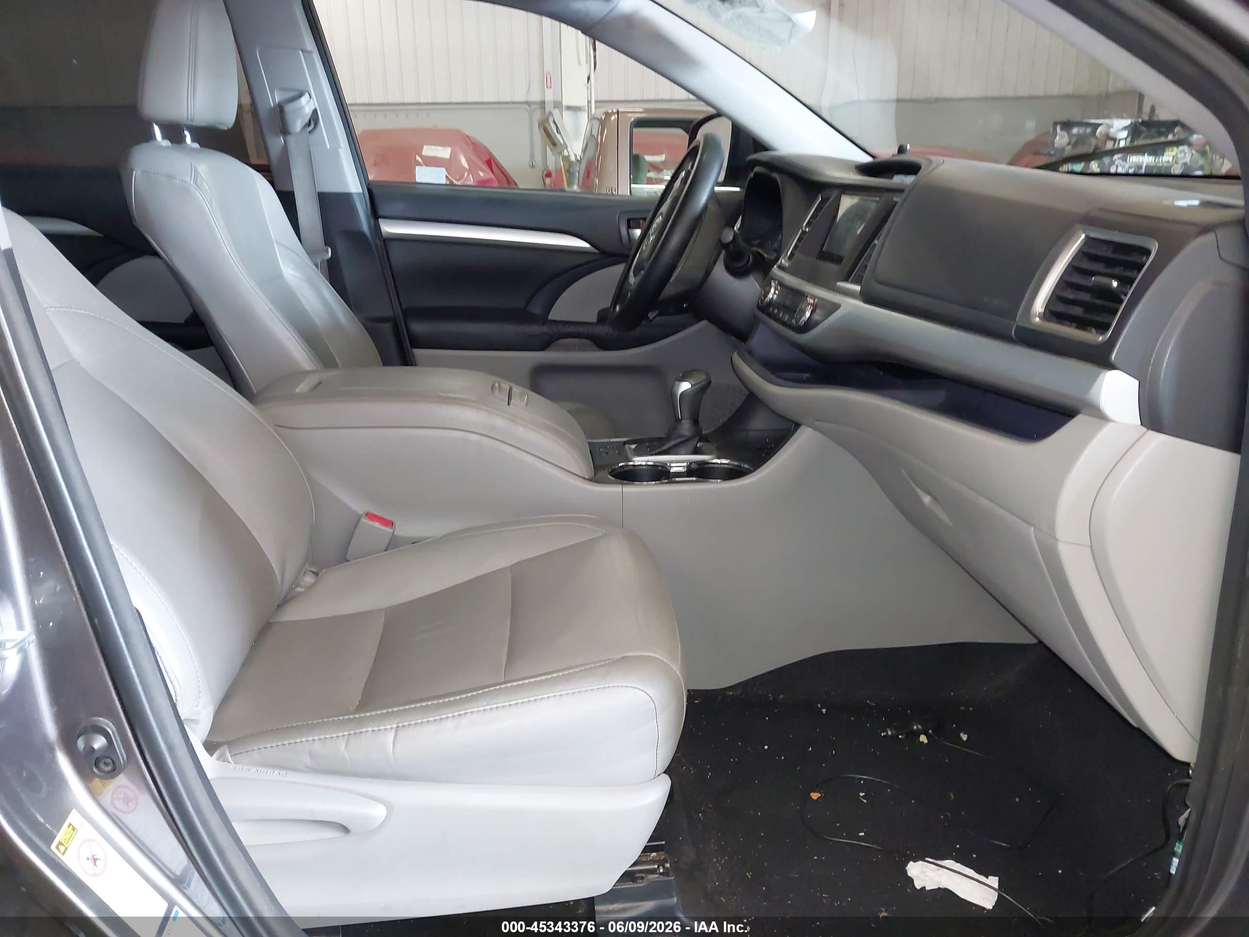 2015 Toyota Highlander Xle V6 Brown vin: 5TDJKRFH8FS158513