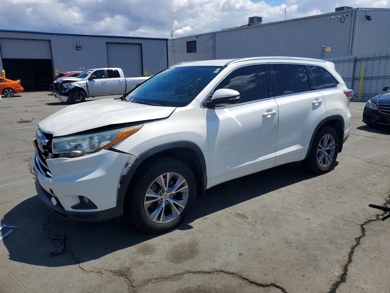 2015 Toyota Highlander Xle White vin: 5TDJKRFH8FS193522