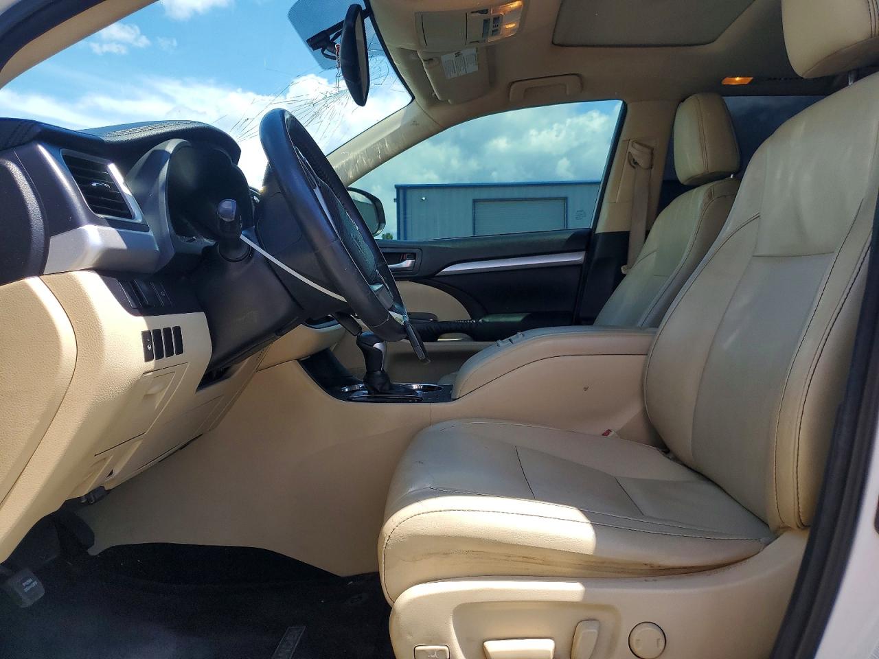 2015 Toyota Highlander Xle White vin: 5TDJKRFH8FS193522