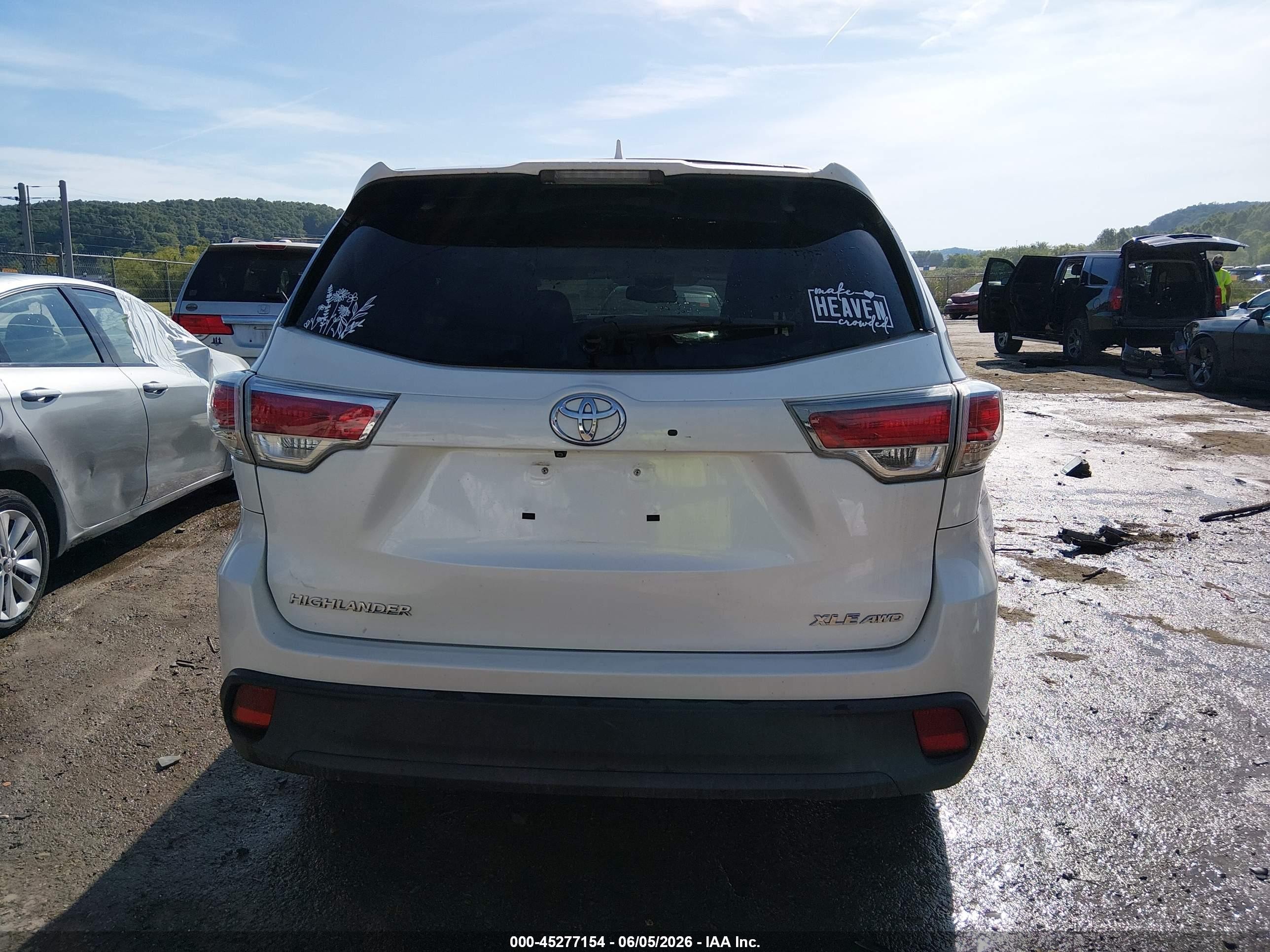 2015 Toyota Highlander Xle V6 White vin: 5TDJKRFH8FS207421