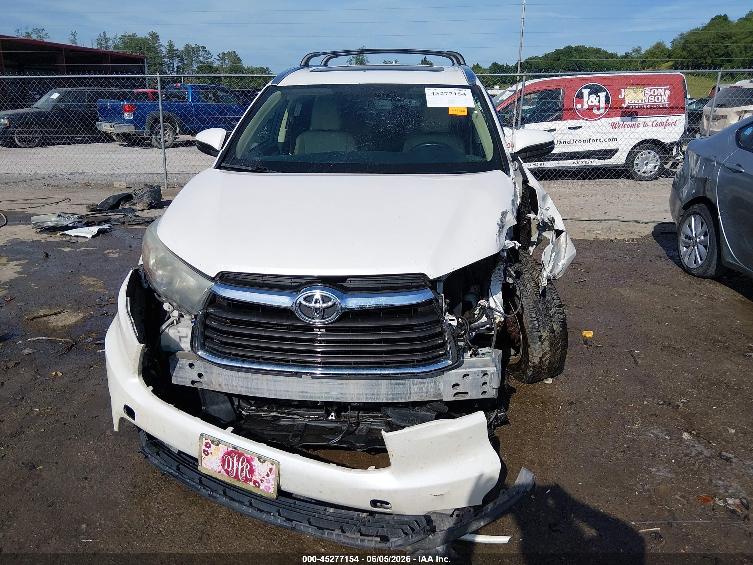 2015 Toyota Highlander Xle V6 White vin: 5TDJKRFH8FS207421