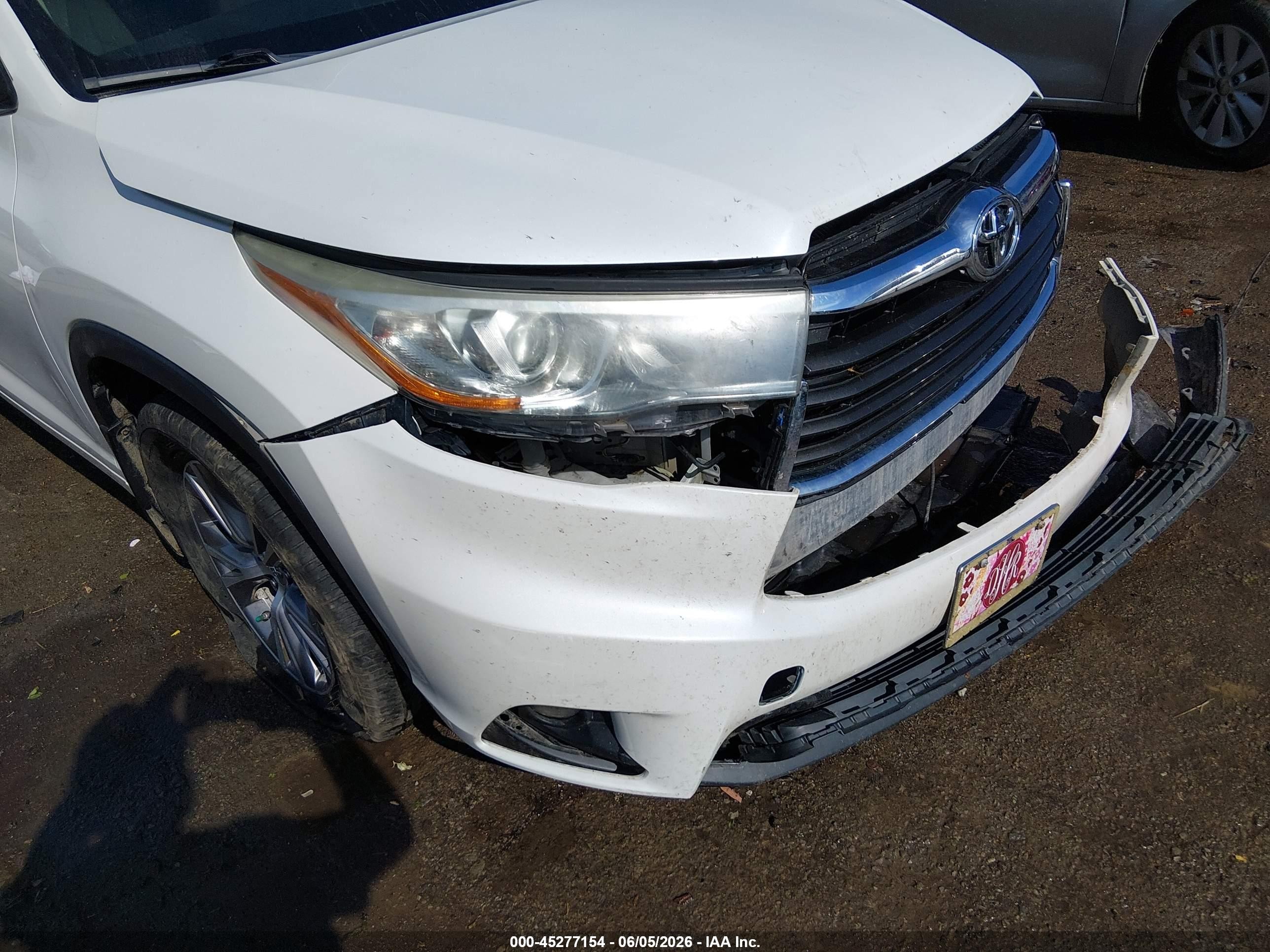 2015 Toyota Highlander Xle V6 White vin: 5TDJKRFH8FS207421