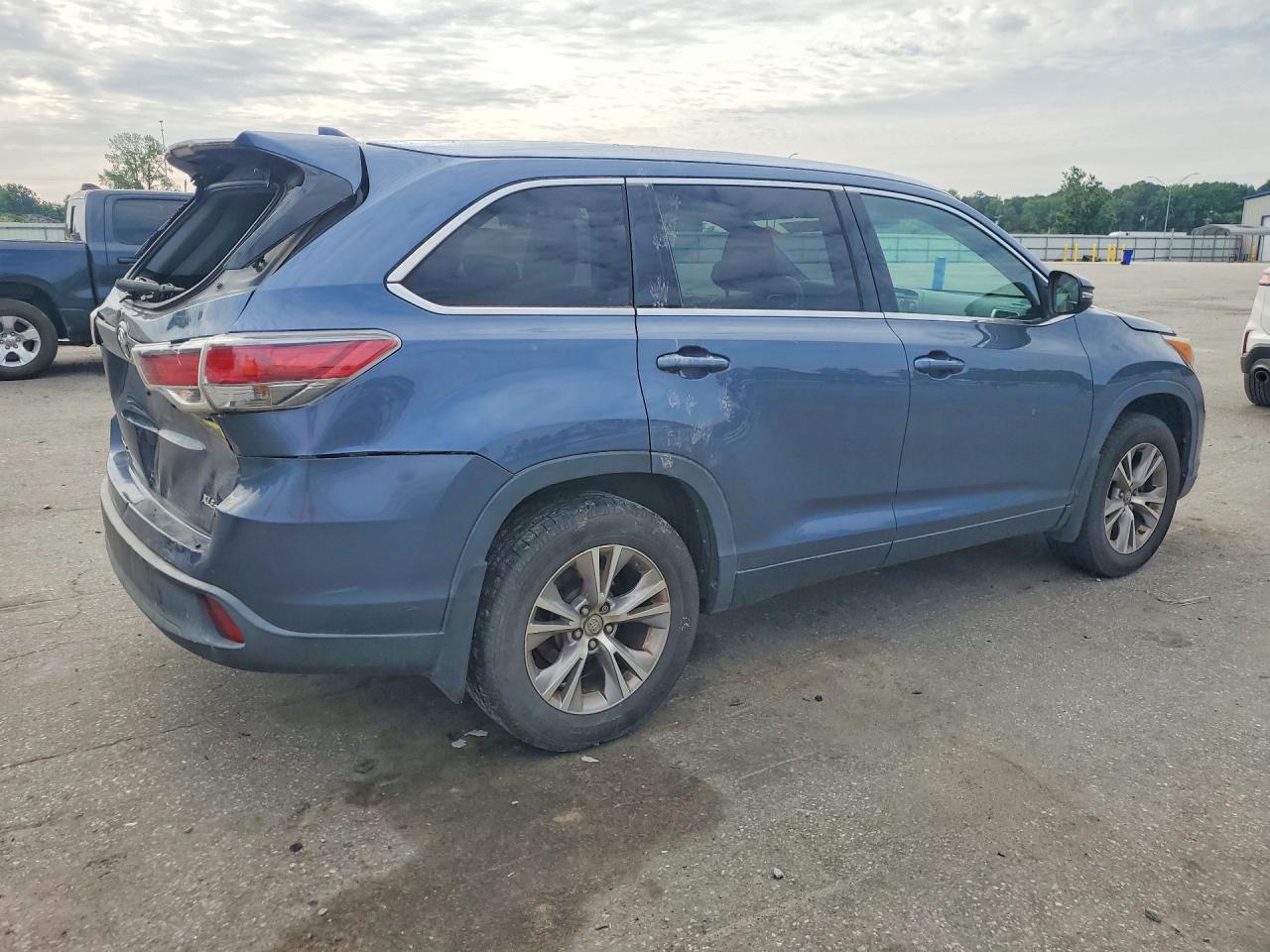 2015 Toyota Highlander Blue vin: 5TDJKRFH8FS211517