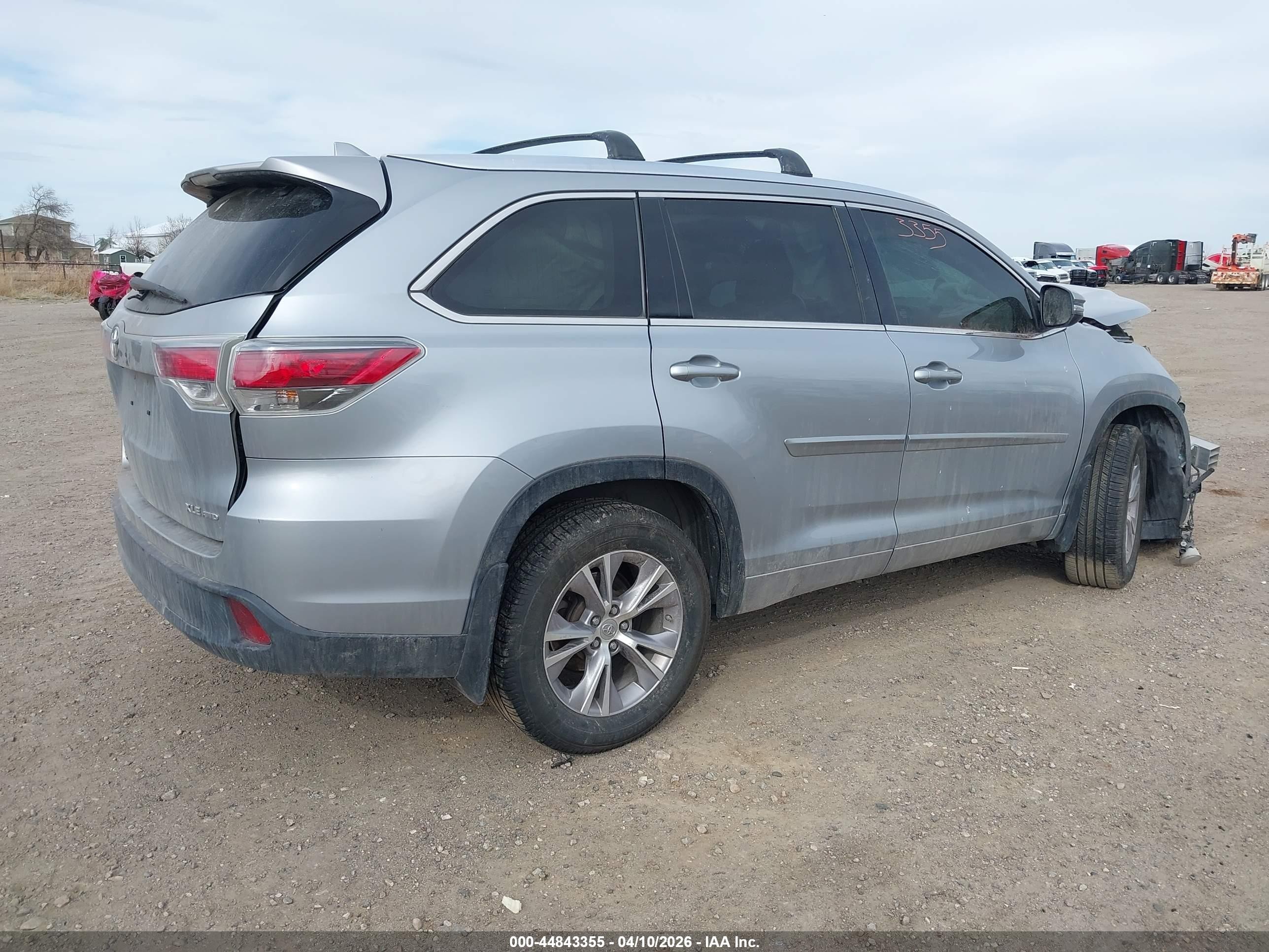 2015 Toyota Highlander Xle V6 Silver vin: 5TDJKRFH8FS213042