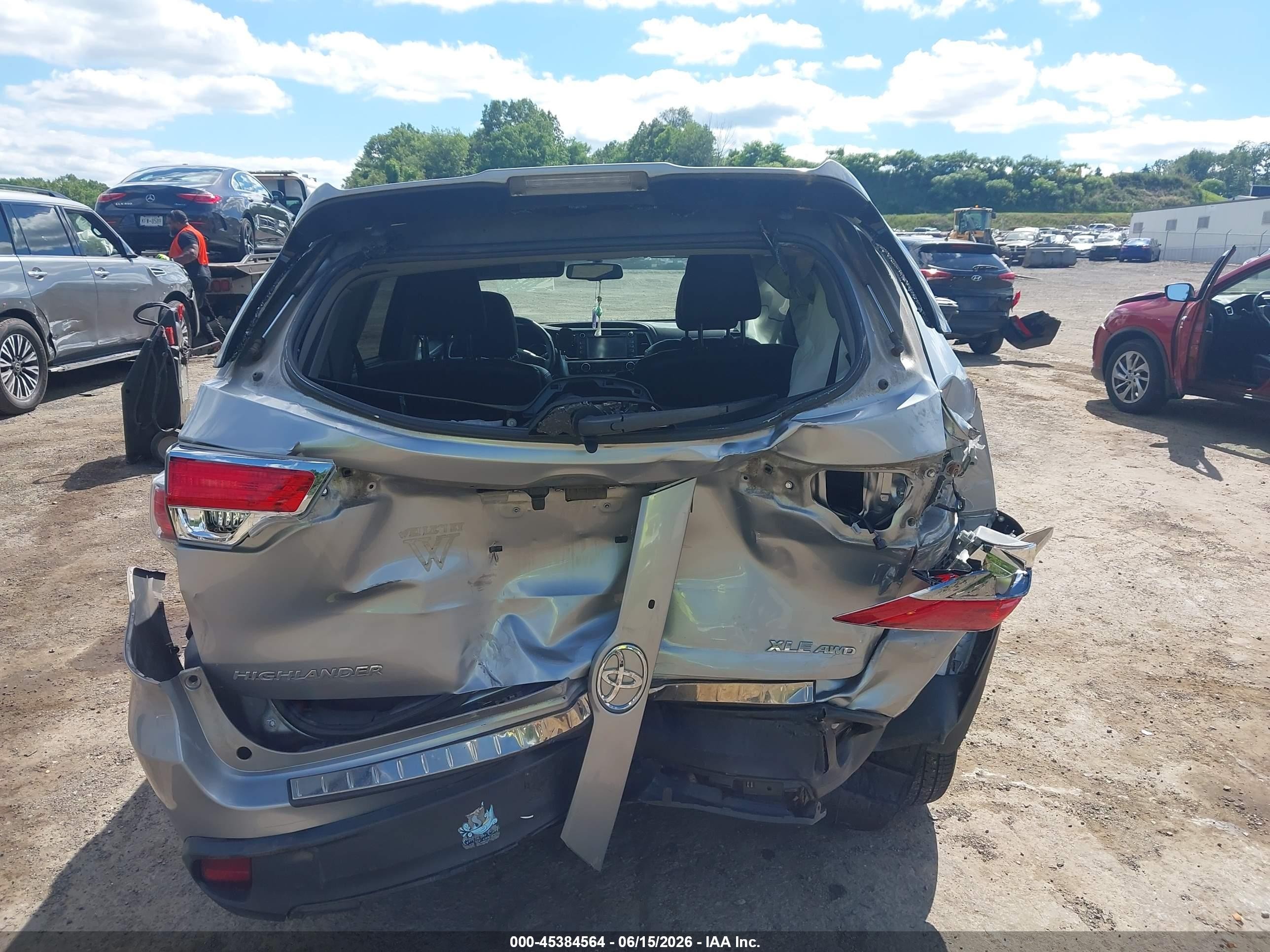2015 Toyota Highlander Xle V6 Silver vin: 5TDJKRFH9FS095213
