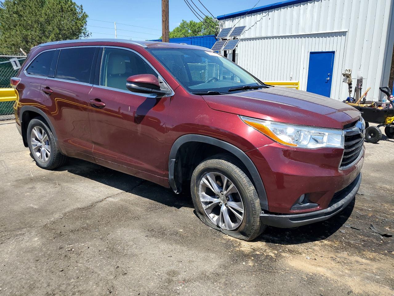 2015 Toyota Highlander Xle Maroon vin: 5TDJKRFH9FS105528