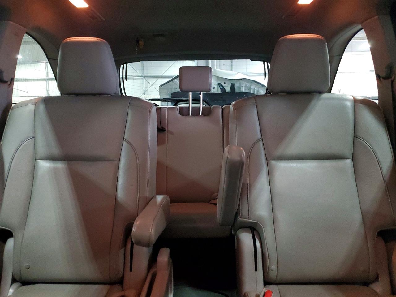 2015 Toyota Highlander Xle Серебряный vin: 5TDJKRFH9FS123334