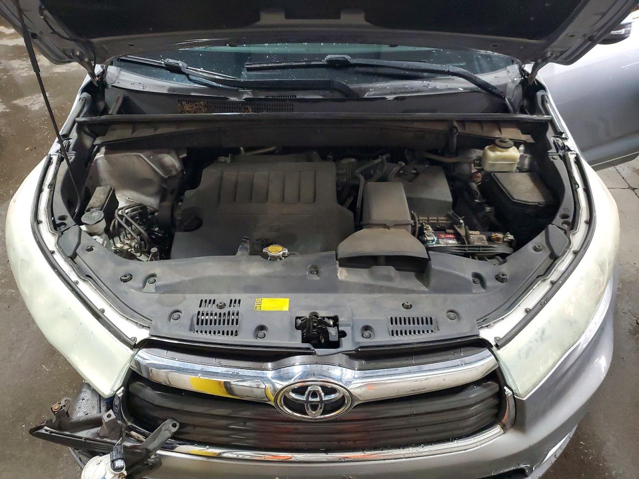 2015 Toyota Highlander Xle Серебряный vin: 5TDJKRFH9FS123334