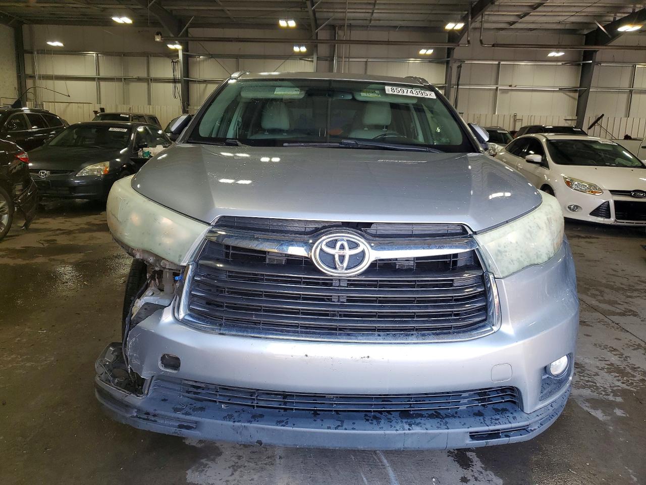 2015 Toyota Highlander Xle Серебряный vin: 5TDJKRFH9FS123334
