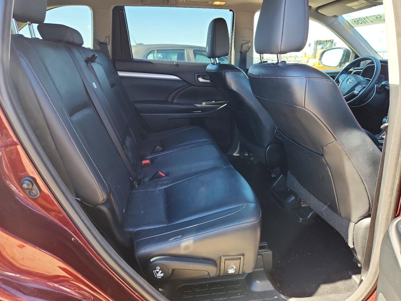 2015 Toyota Highlander Xle Maroon vin: 5TDJKRFH9FS152753