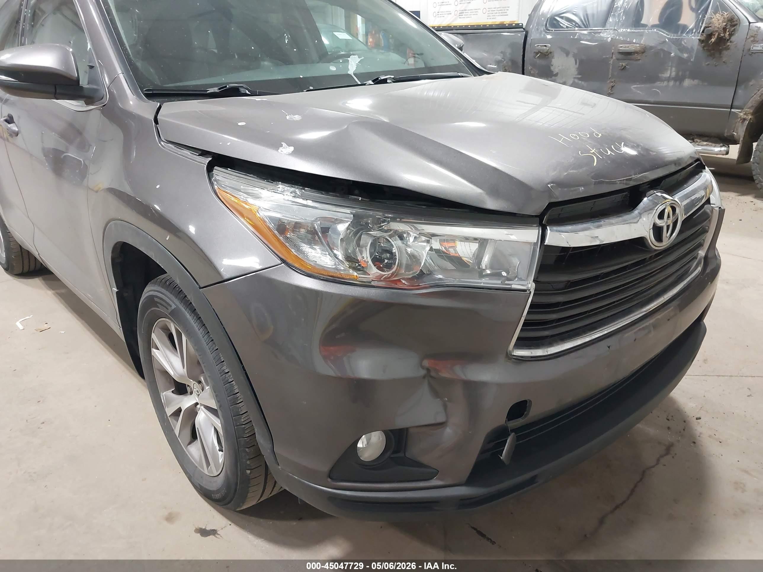 2015 Toyota Highlander Xle V6 Серый vin: 5TDJKRFH9FS166877