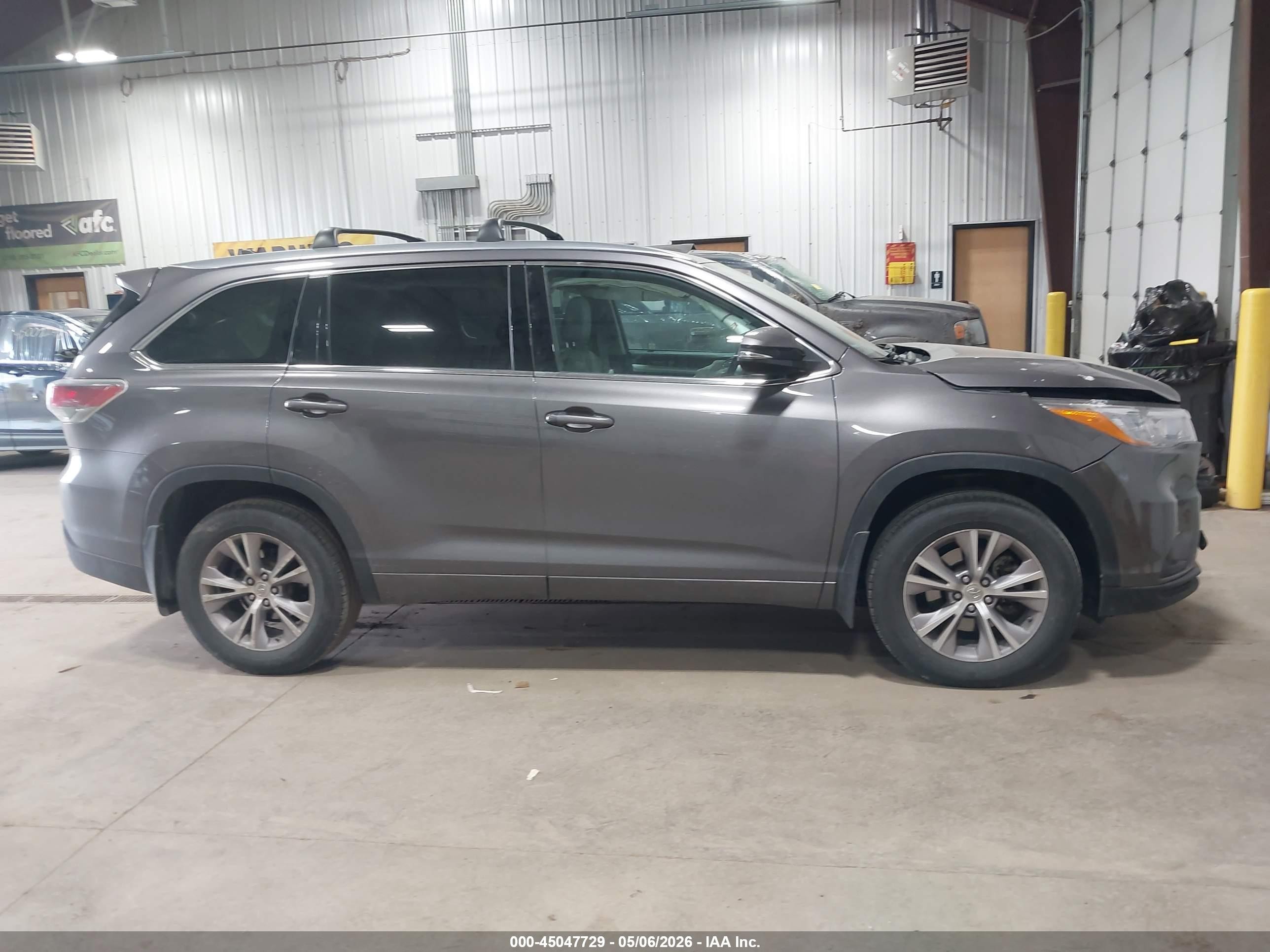 2015 Toyota Highlander Xle V6 Серый vin: 5TDJKRFH9FS166877