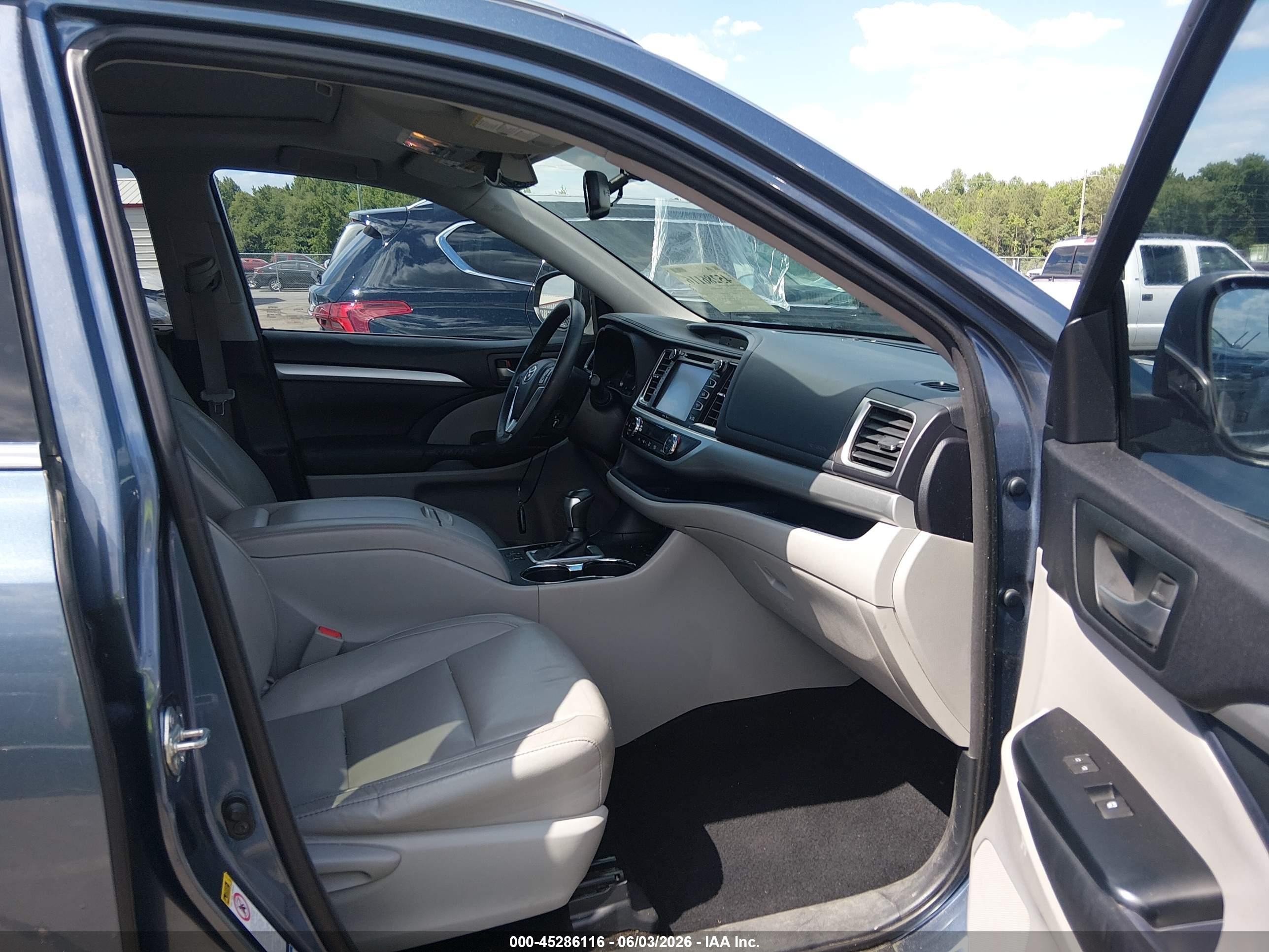 2015 Toyota Highlander Xle V6 Light Blue vin: 5TDJKRFH9FS176633