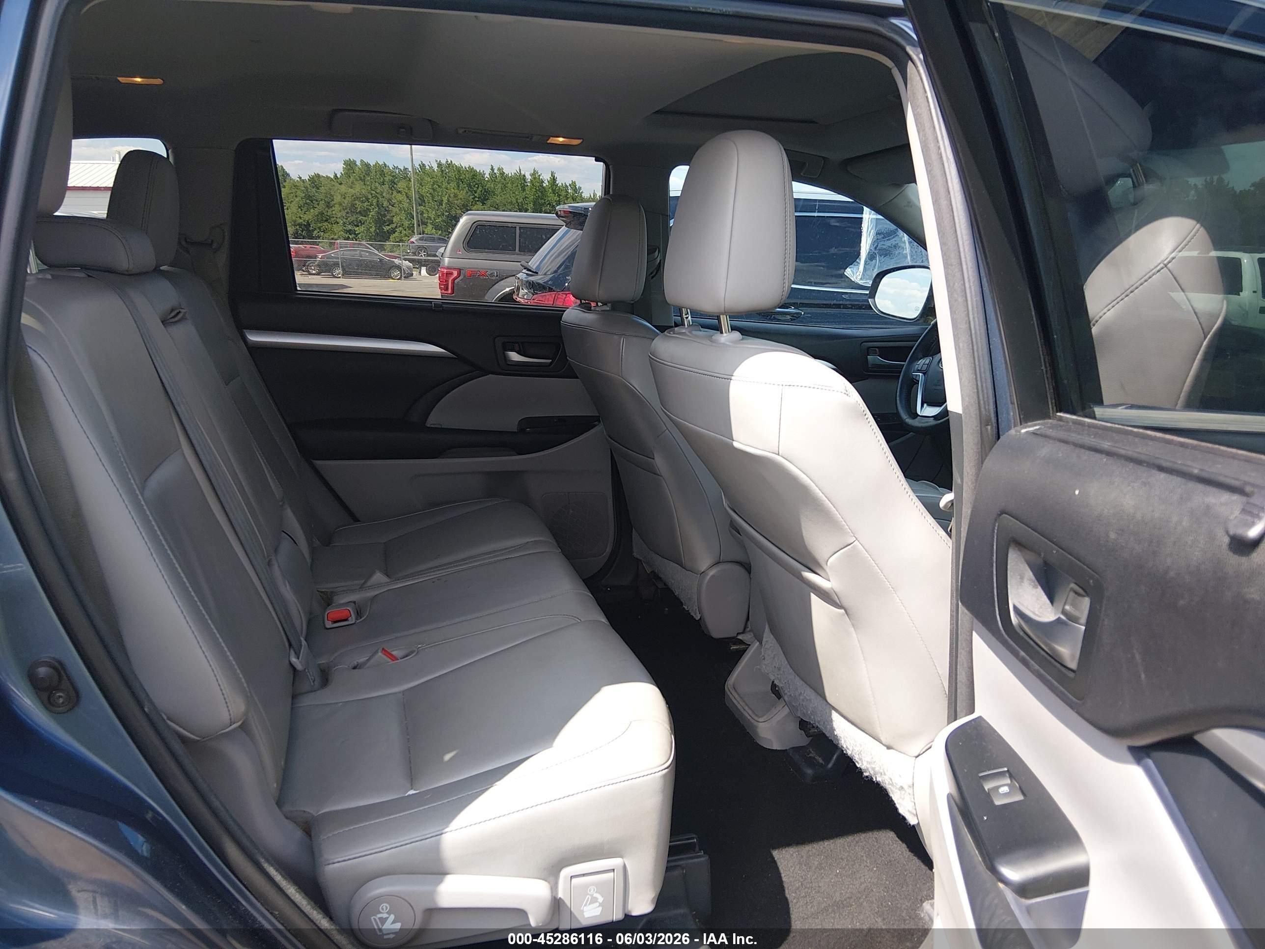 2015 Toyota Highlander Xle V6 Light Blue vin: 5TDJKRFH9FS176633