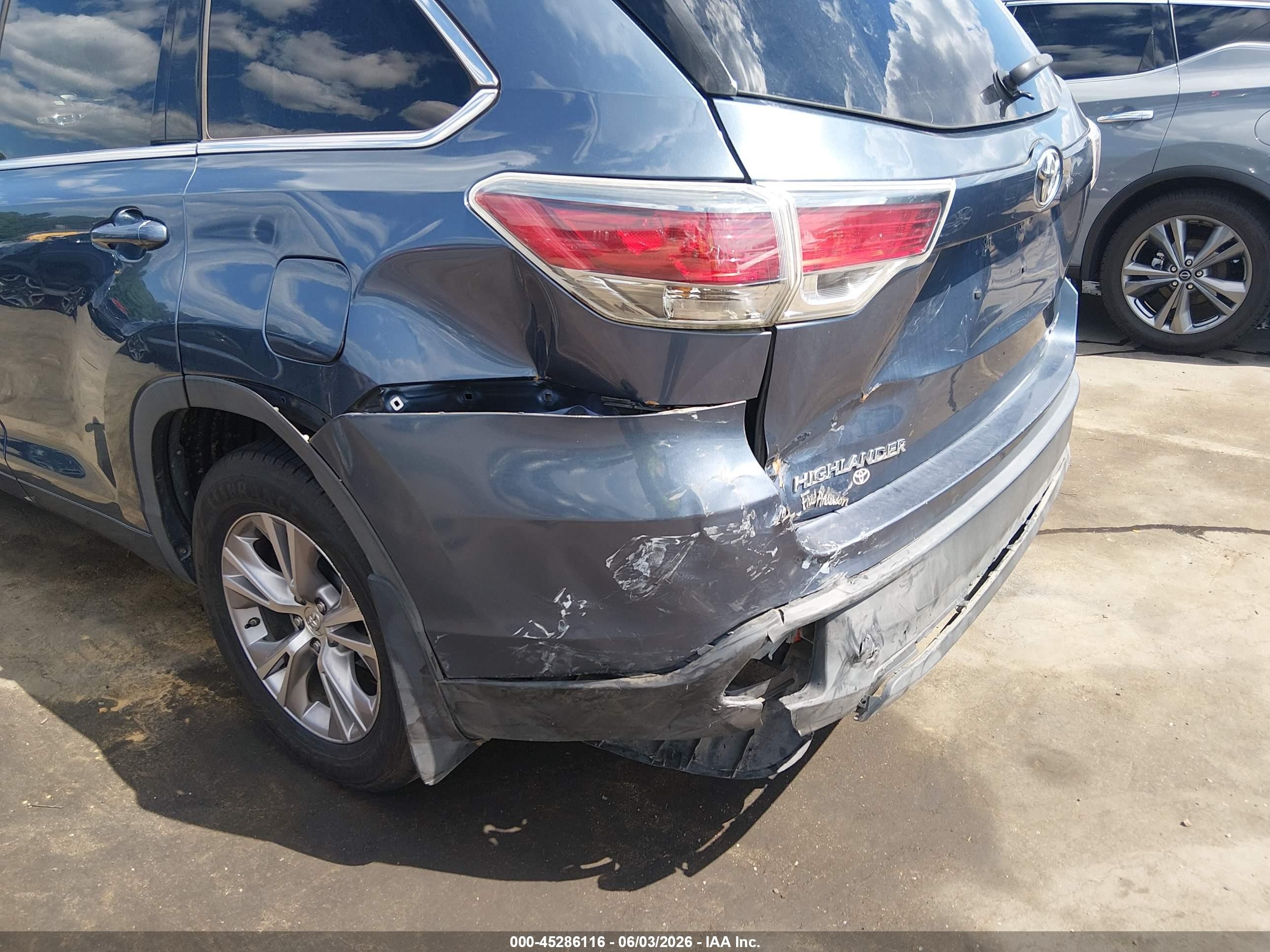 2015 Toyota Highlander Xle V6 Light Blue vin: 5TDJKRFH9FS176633