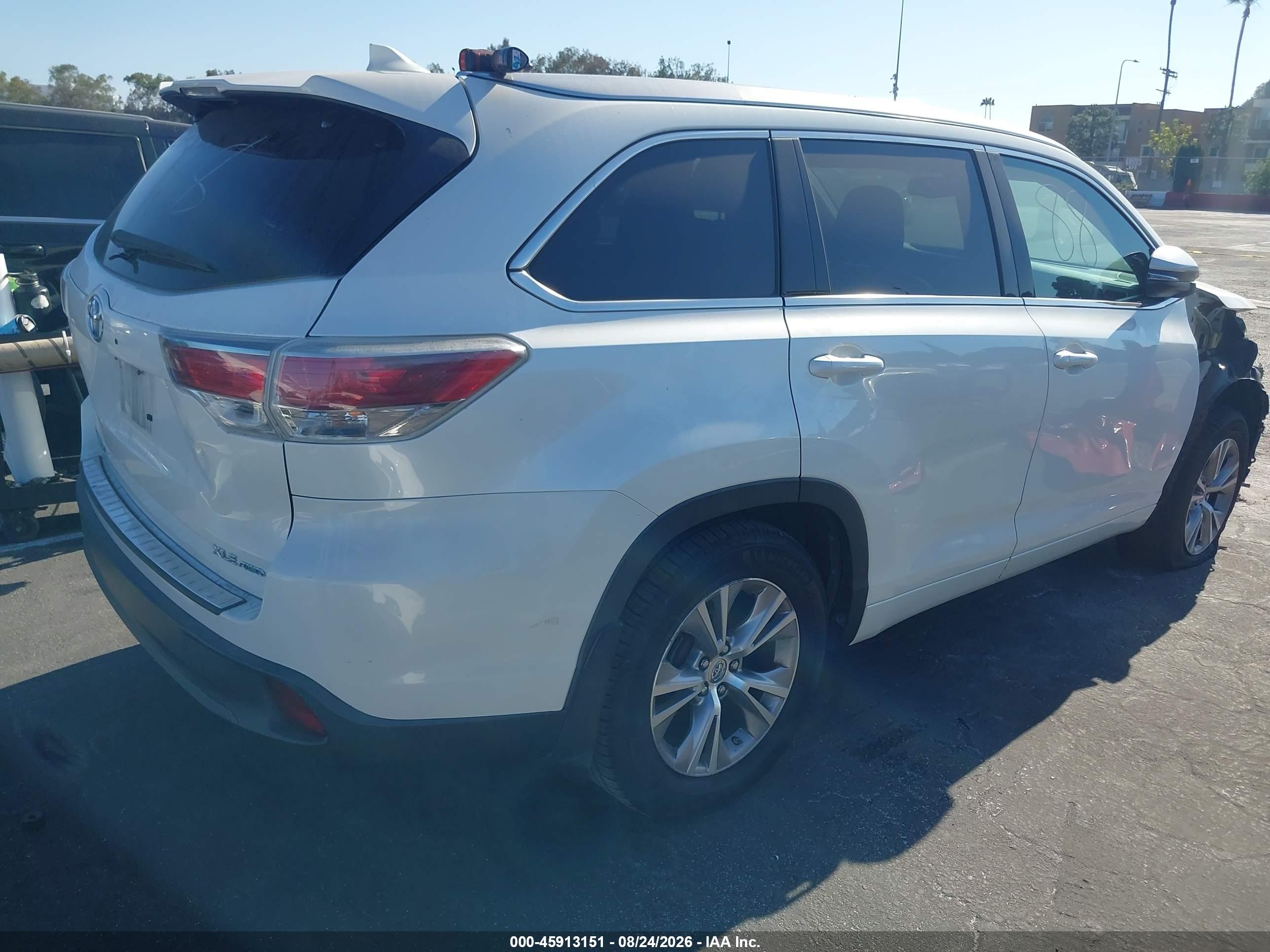 2015 Toyota Highlander Xle V6 White vin: 5TDJKRFH9FS180889