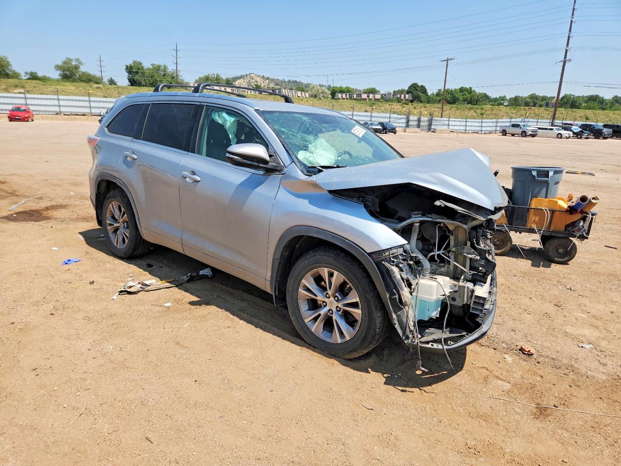 2015 Toyota Highlander Xle Silver vin: 5TDJKRFH9FS183114