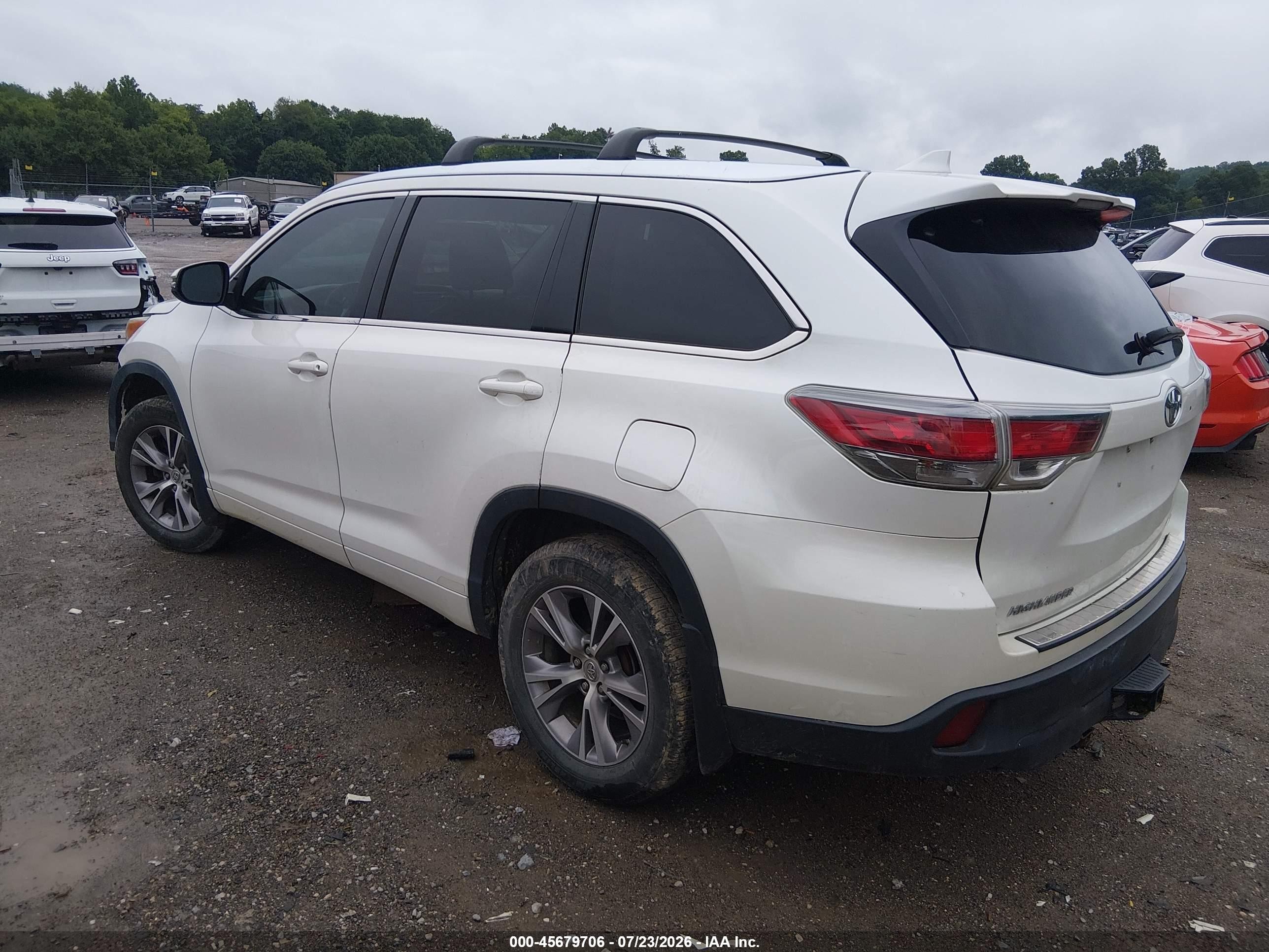 2015 Toyota Highlander Xle V6 White vin: 5TDJKRFH9FS189334