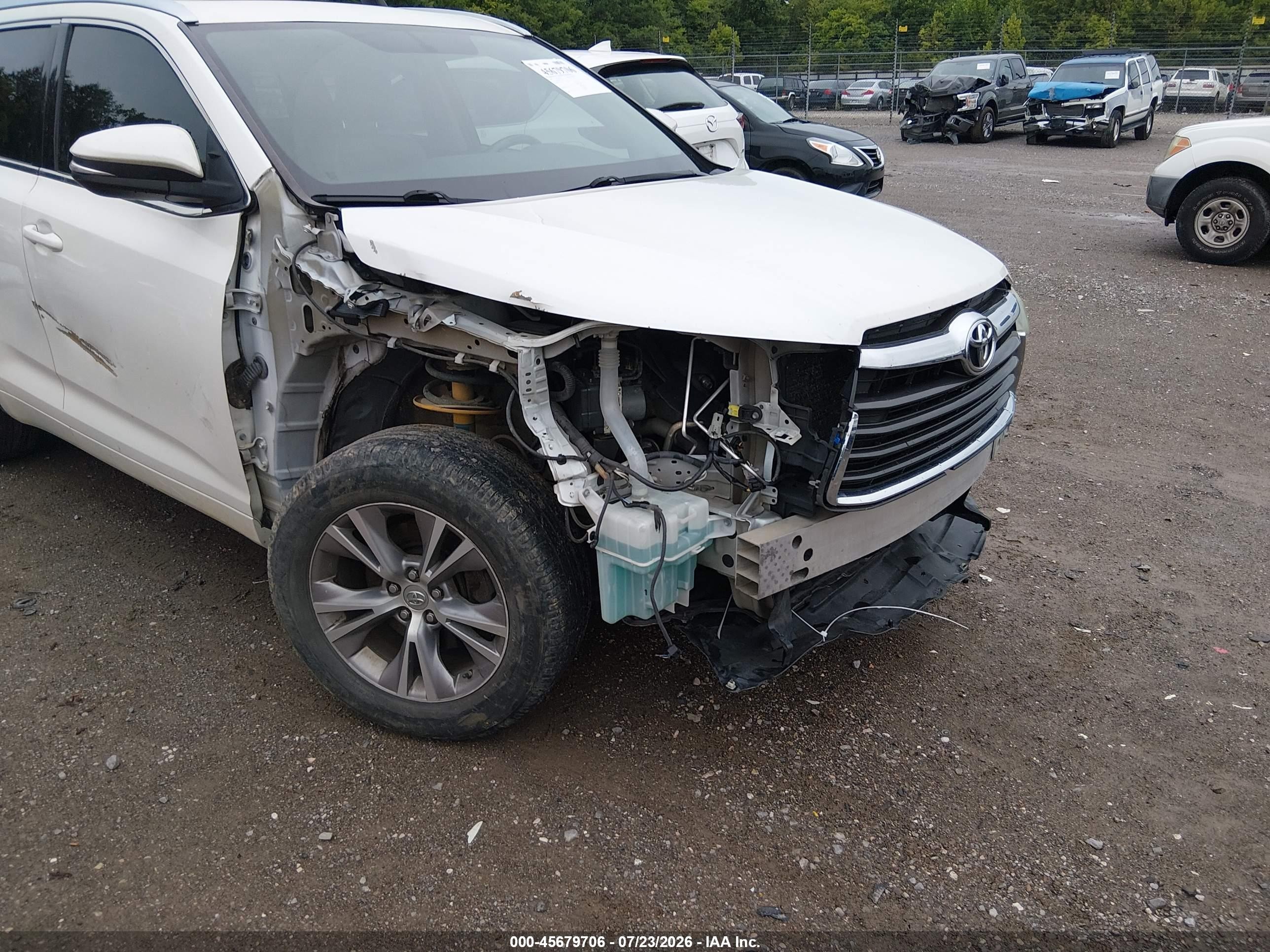 2015 Toyota Highlander Xle V6 White vin: 5TDJKRFH9FS189334