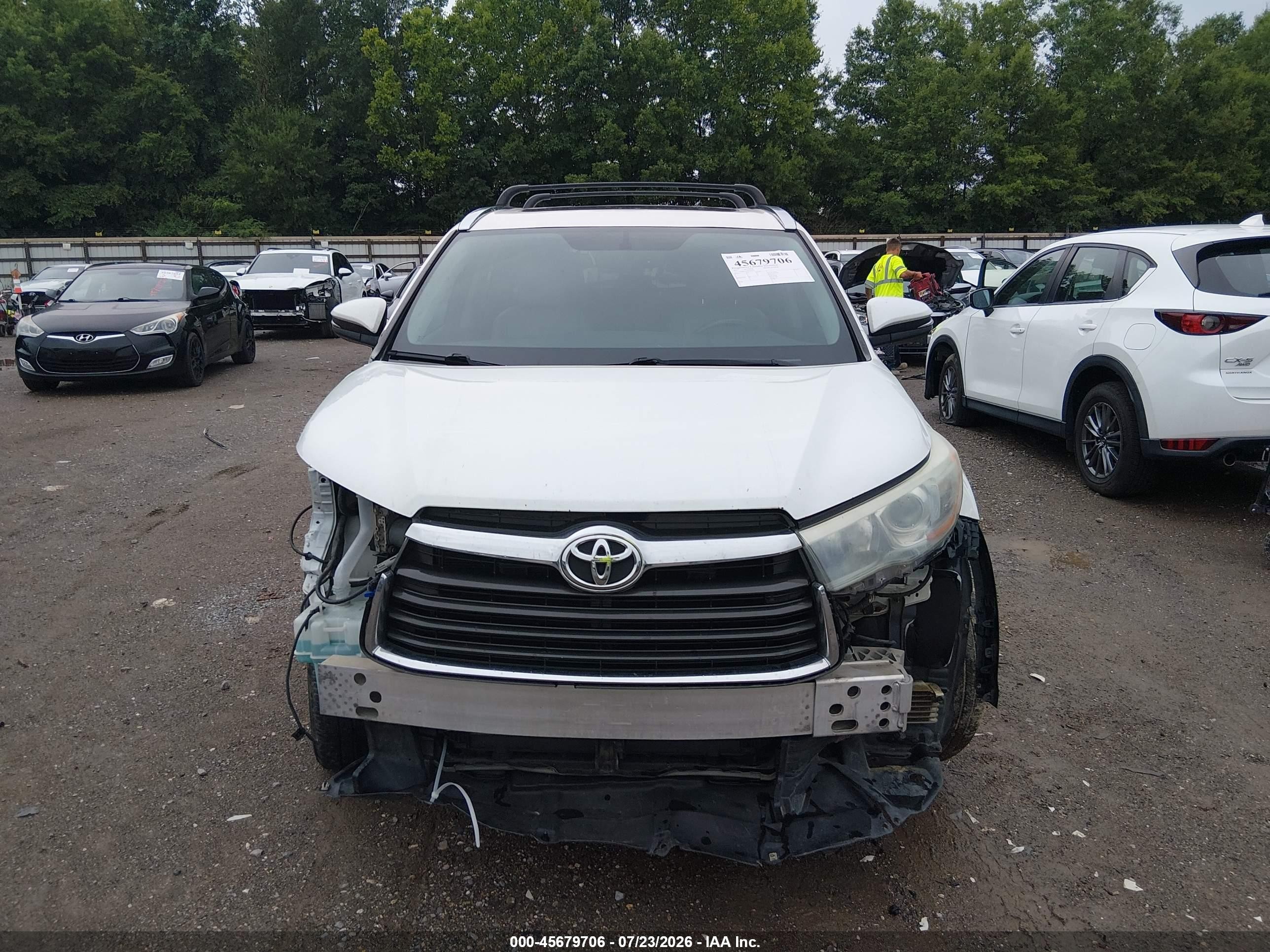 2015 Toyota Highlander Xle V6 White vin: 5TDJKRFH9FS189334