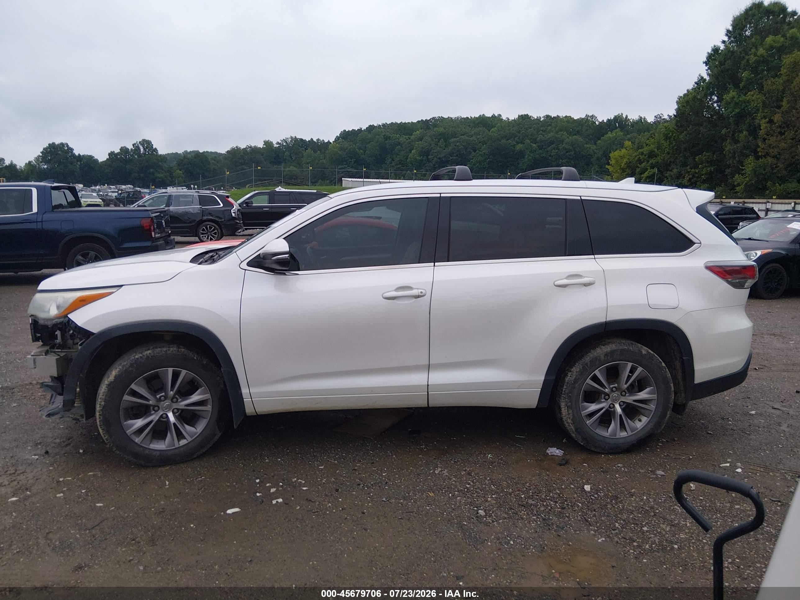 2015 Toyota Highlander Xle V6 White vin: 5TDJKRFH9FS189334
