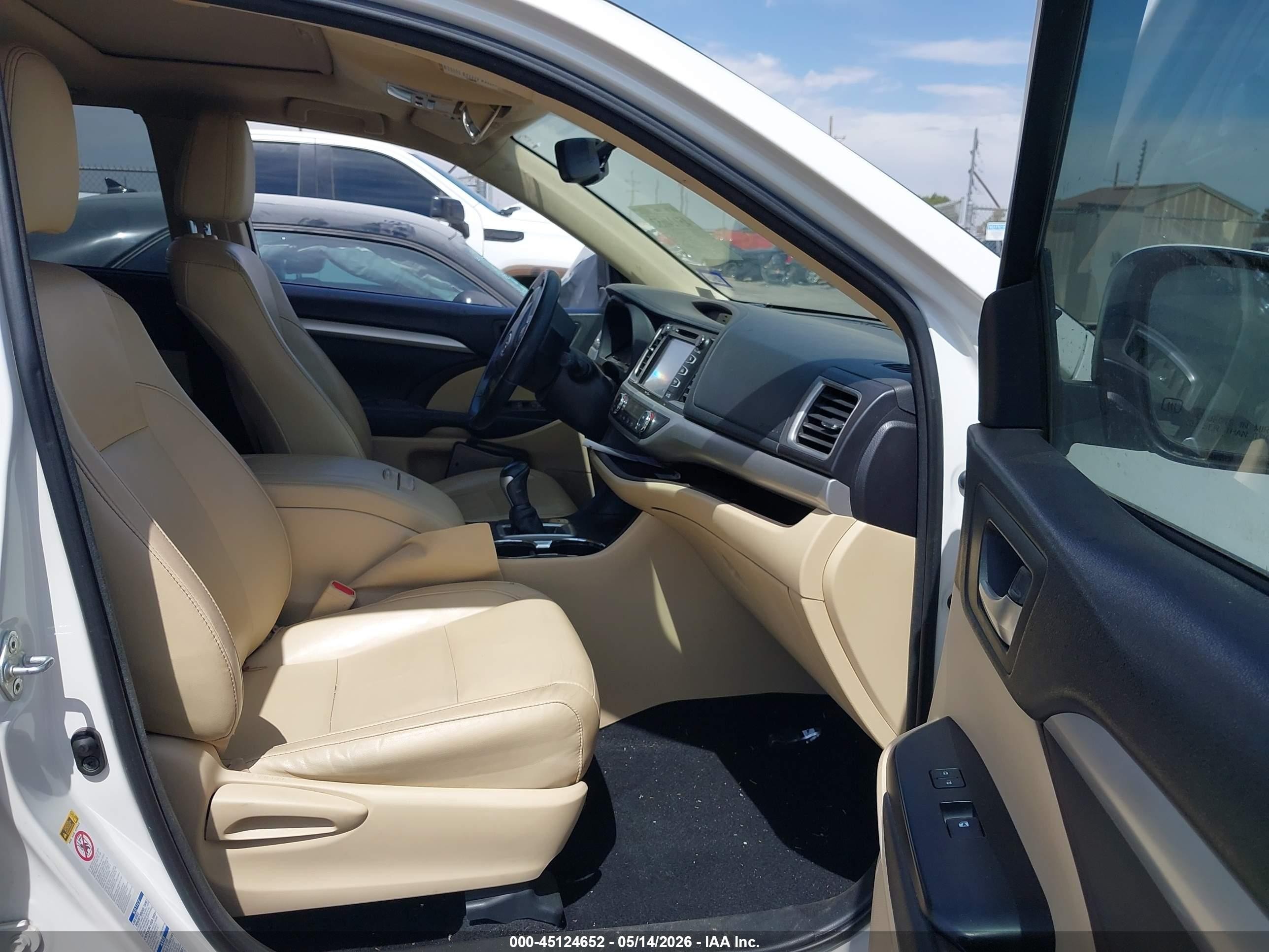 2015 Toyota Highlander Xle V6 White vin: 5TDJKRFH9FS198244