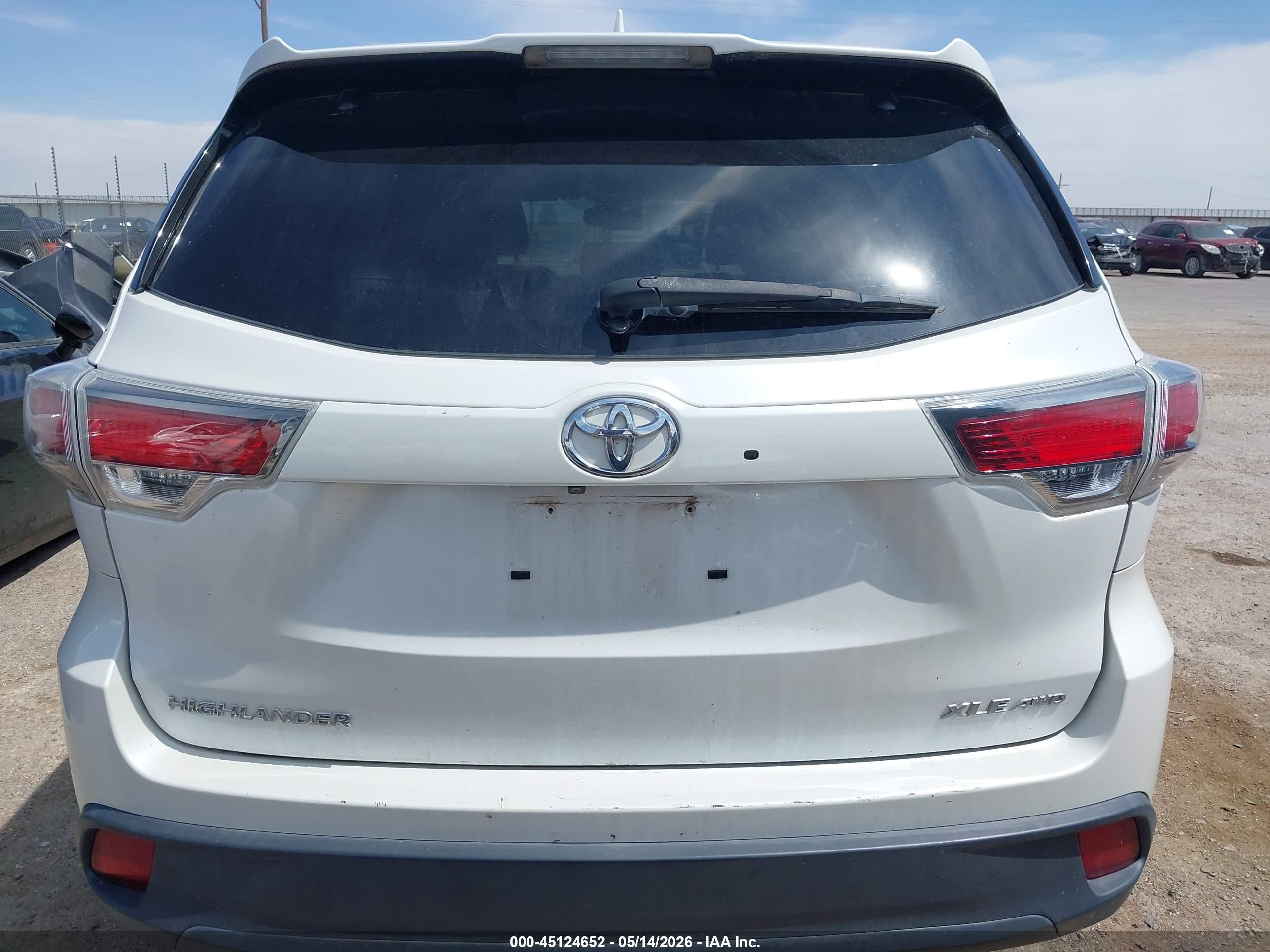 2015 Toyota Highlander Xle V6 White vin: 5TDJKRFH9FS198244