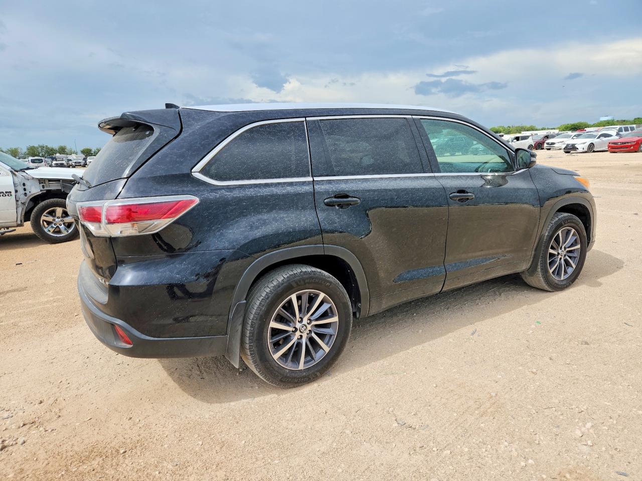 2014 Toyota Highlander Xle Черный vin: 5TDJKRFHXES011351