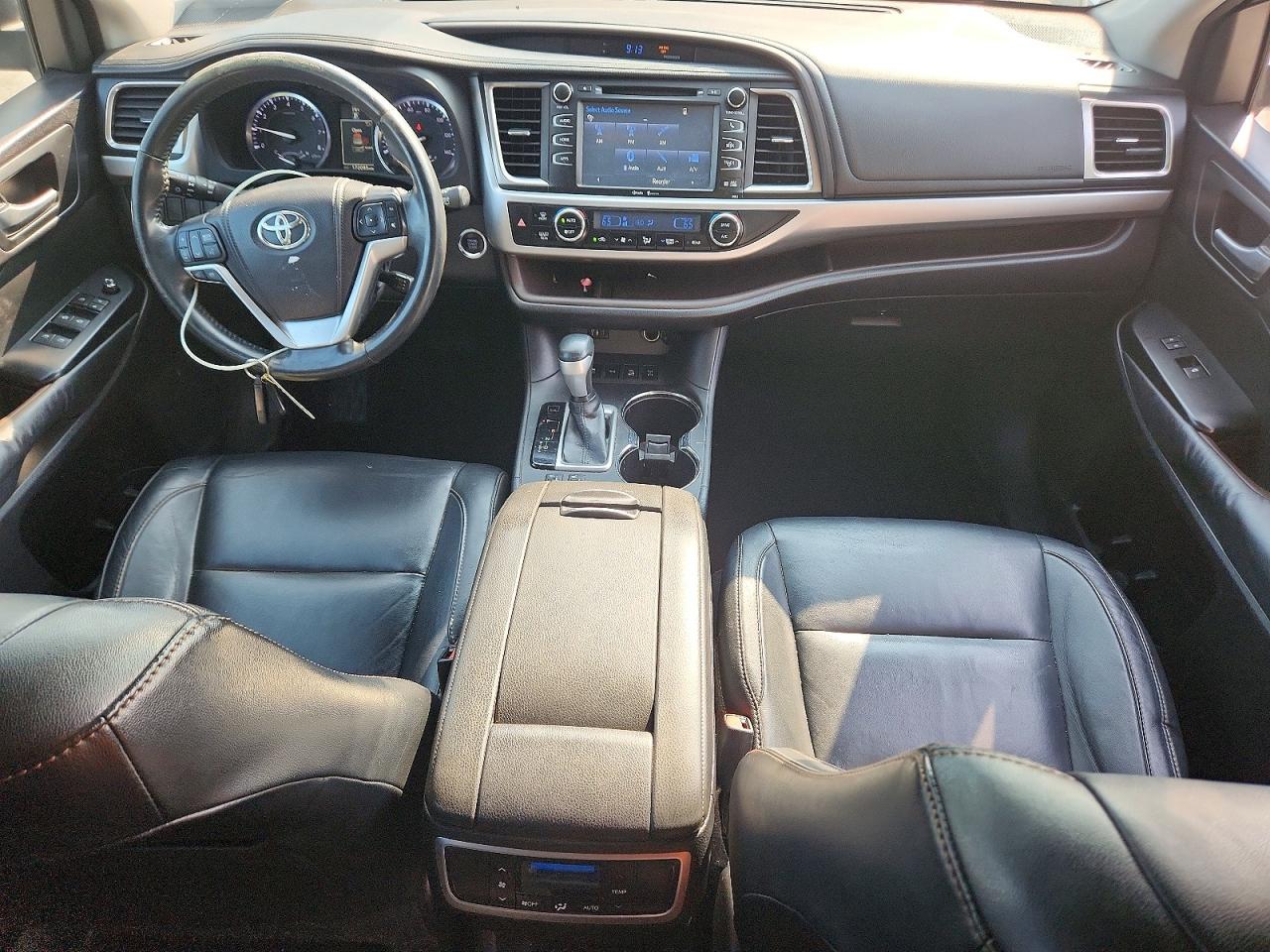 2014 Toyota Highlander Xle White vin: 5TDJKRFHXES029526