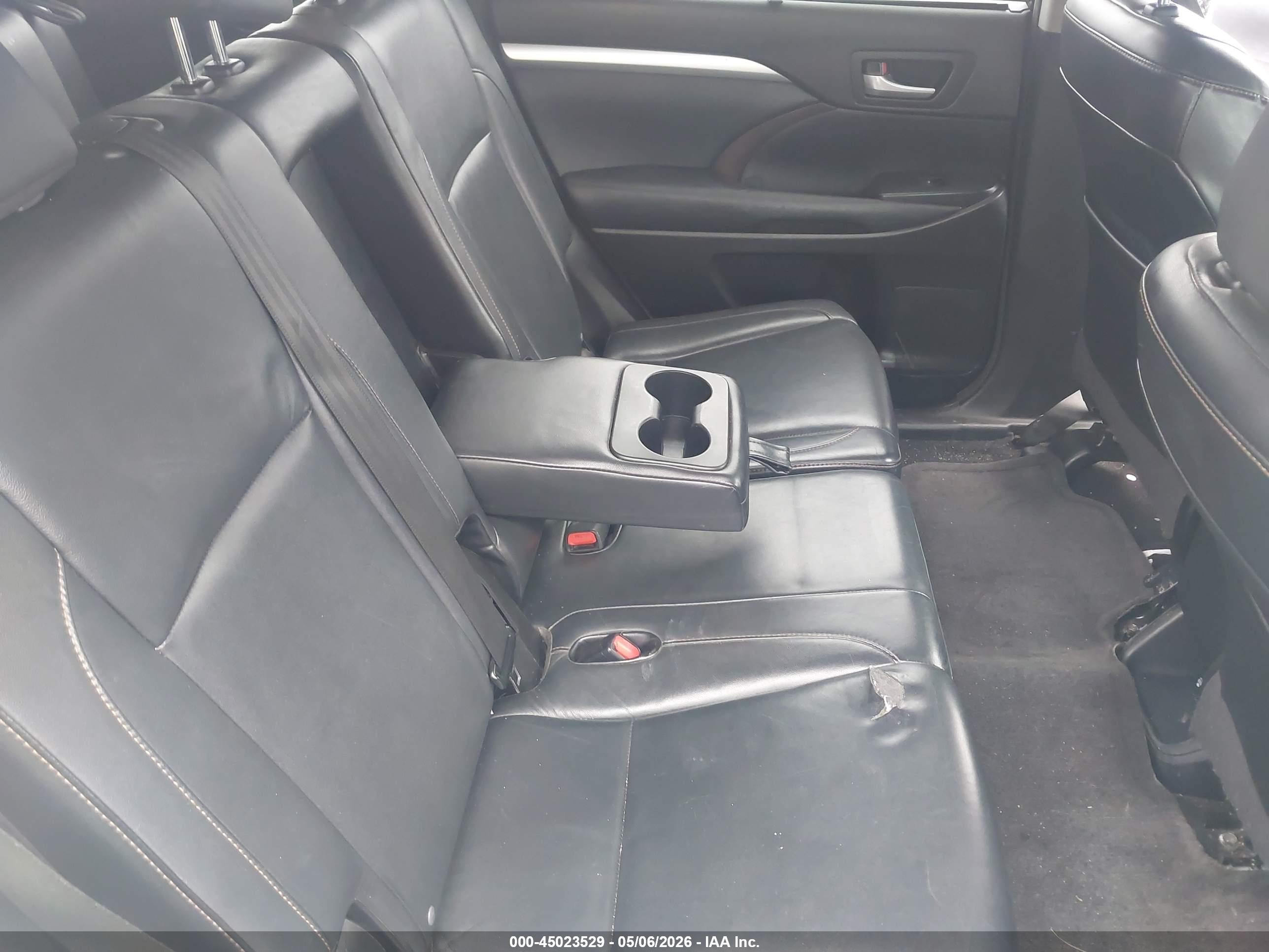 2015 Toyota Highlander Xle V6 White vin: 5TDJKRFHXFS084561