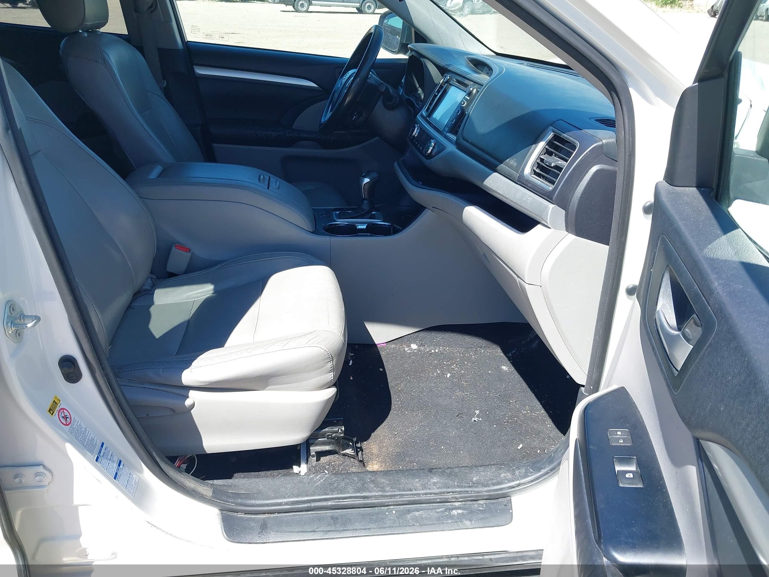 2015 Toyota Highlander Xle V6 White vin: 5TDJKRFHXFS094295
